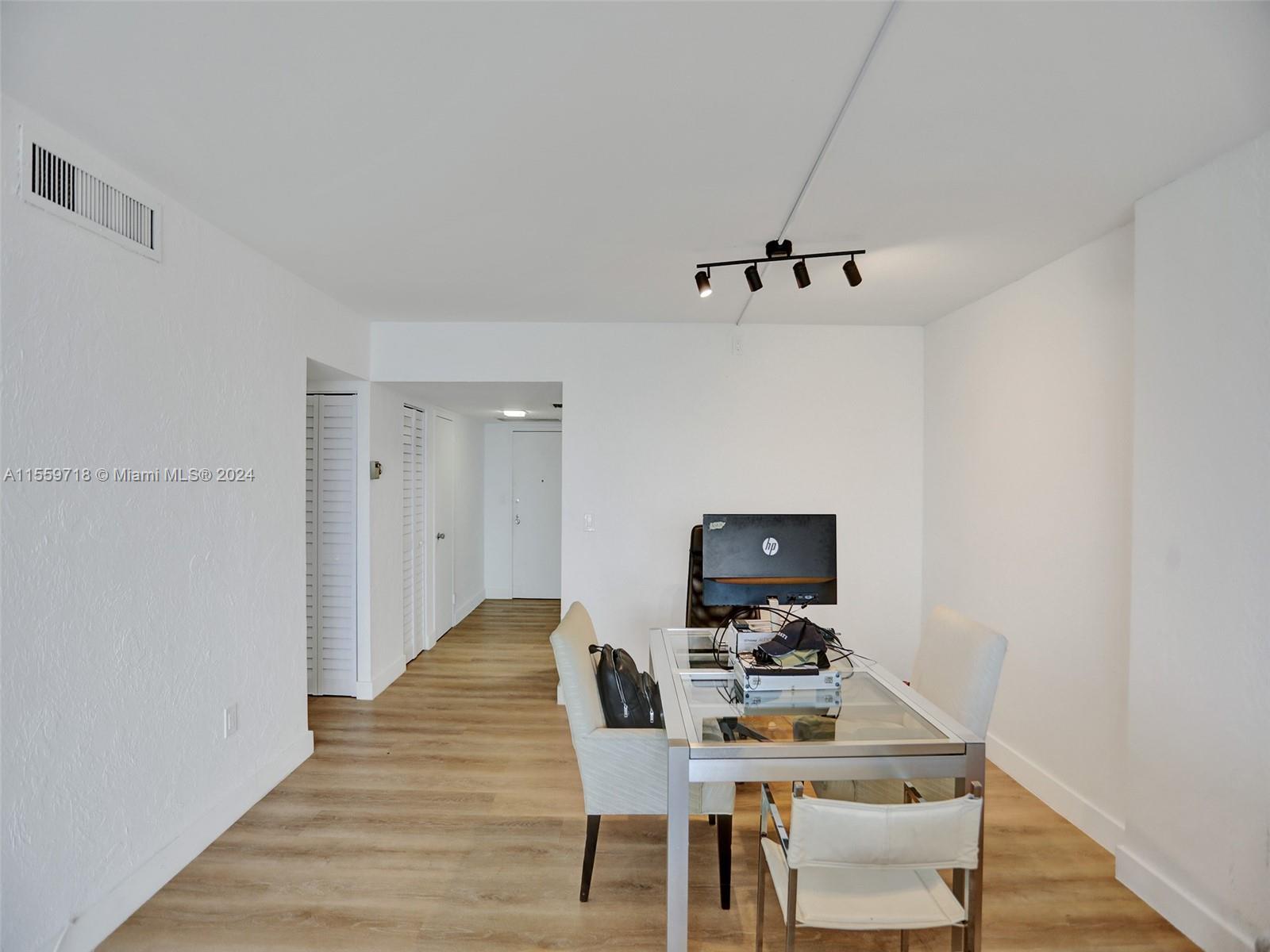 3375 N Country Club Dr 806, Aventura, Florida 33180, 2 Bedrooms Bedrooms, ,2 BathroomsBathrooms,Residential,For Sale,3375 N Country Club Dr 806,A11559718