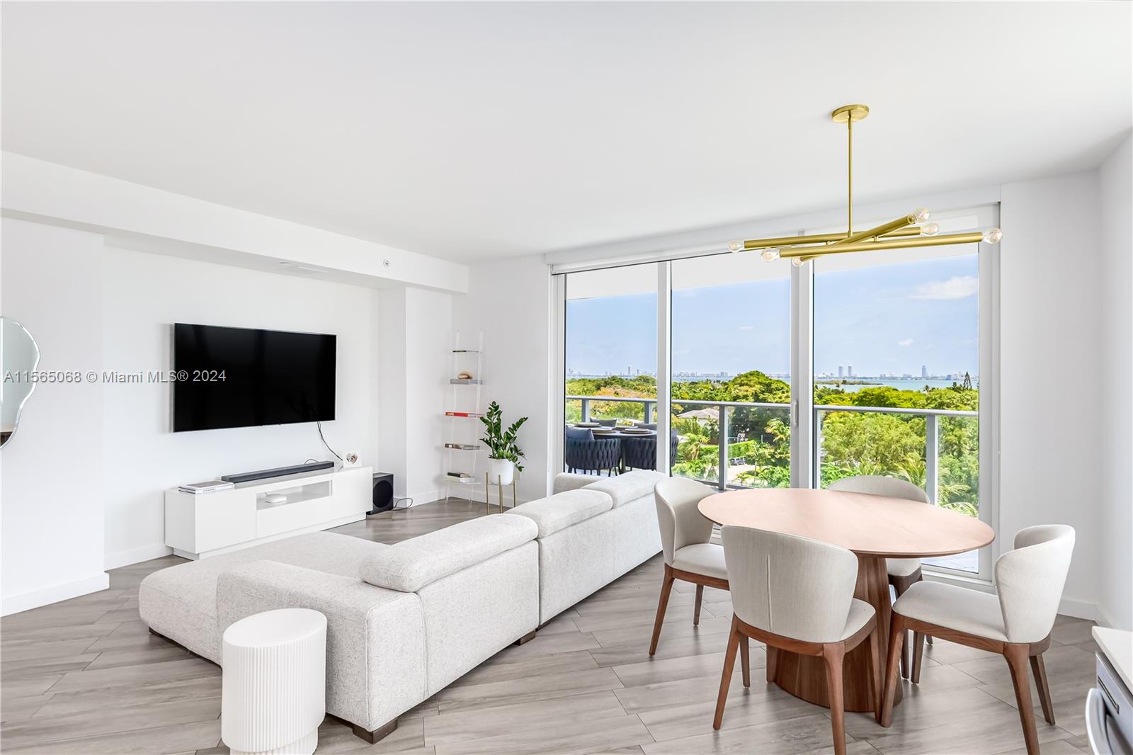 4250 Biscayne Blvd 701, Miami, Florida 33137, 2 Bedrooms Bedrooms, ,2 BathroomsBathrooms,Residentiallease,For Rent,4250 Biscayne Blvd 701,A11565068