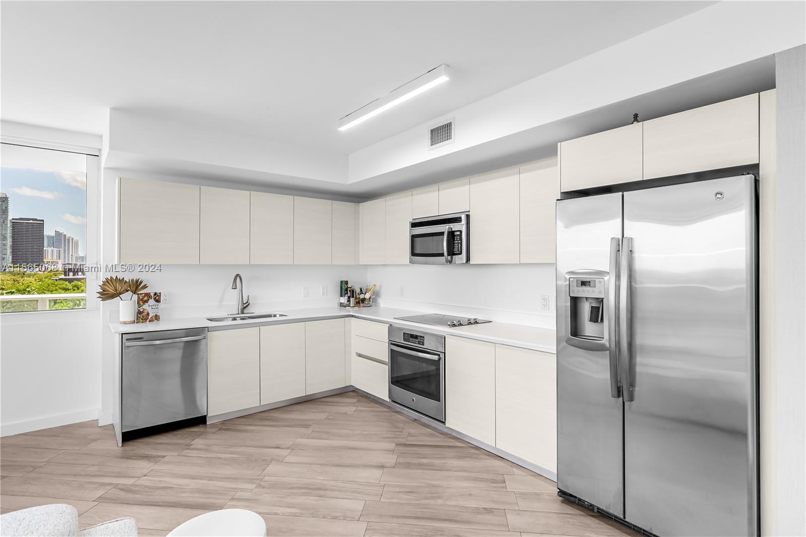 4250 Biscayne Blvd 701, Miami, Florida 33137, 2 Bedrooms Bedrooms, ,2 BathroomsBathrooms,Residentiallease,For Rent,4250 Biscayne Blvd 701,A11565068