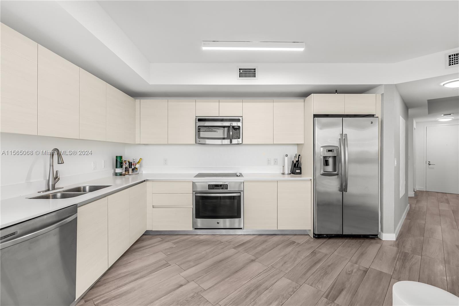 4250 Biscayne Blvd 701, Miami, Florida 33137, 2 Bedrooms Bedrooms, ,2 BathroomsBathrooms,Residentiallease,For Rent,4250 Biscayne Blvd 701,A11565068