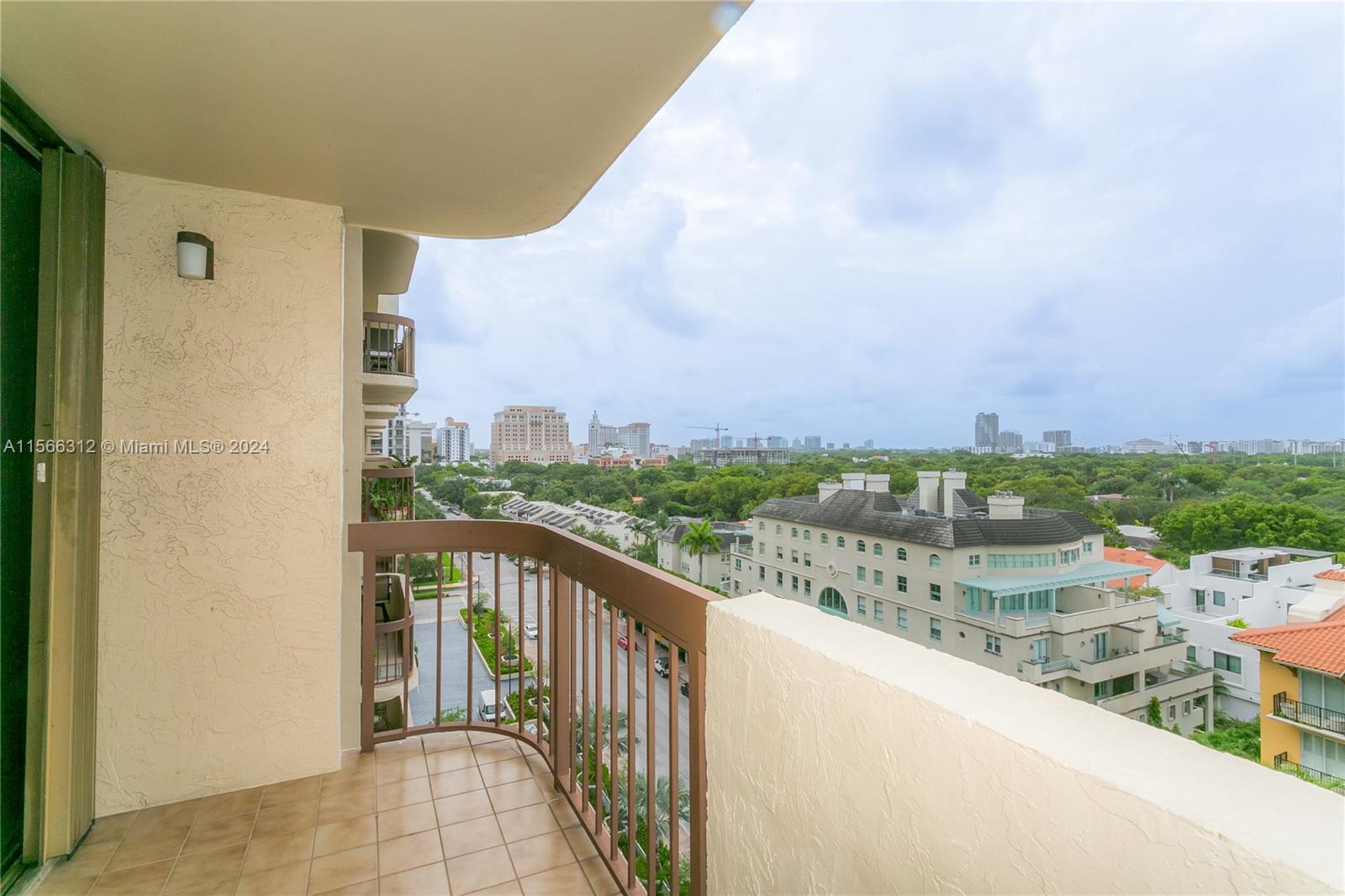 600 BILTMORE WY 1014, Coral Gables, Florida 33134, 2 Bedrooms Bedrooms, ,2 BathroomsBathrooms,Residentiallease,For Rent,600 BILTMORE WY 1014,A11566312