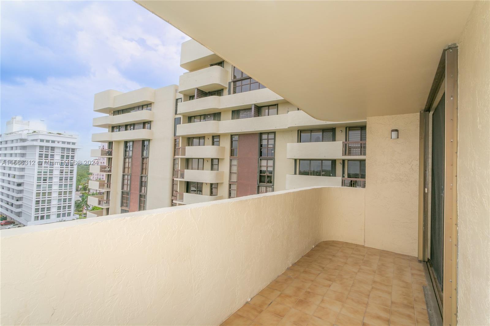 600 BILTMORE WY 1014, Coral Gables, Florida 33134, 2 Bedrooms Bedrooms, ,2 BathroomsBathrooms,Residentiallease,For Rent,600 BILTMORE WY 1014,A11566312