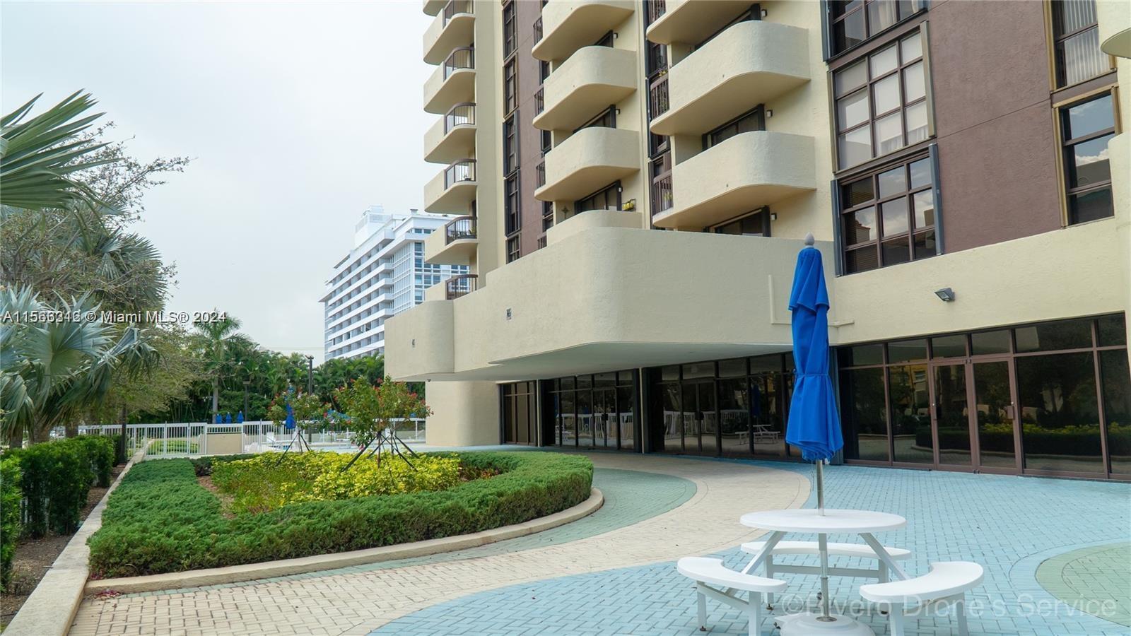 600 BILTMORE WY 1014, Coral Gables, Florida 33134, 2 Bedrooms Bedrooms, ,2 BathroomsBathrooms,Residentiallease,For Rent,600 BILTMORE WY 1014,A11566312