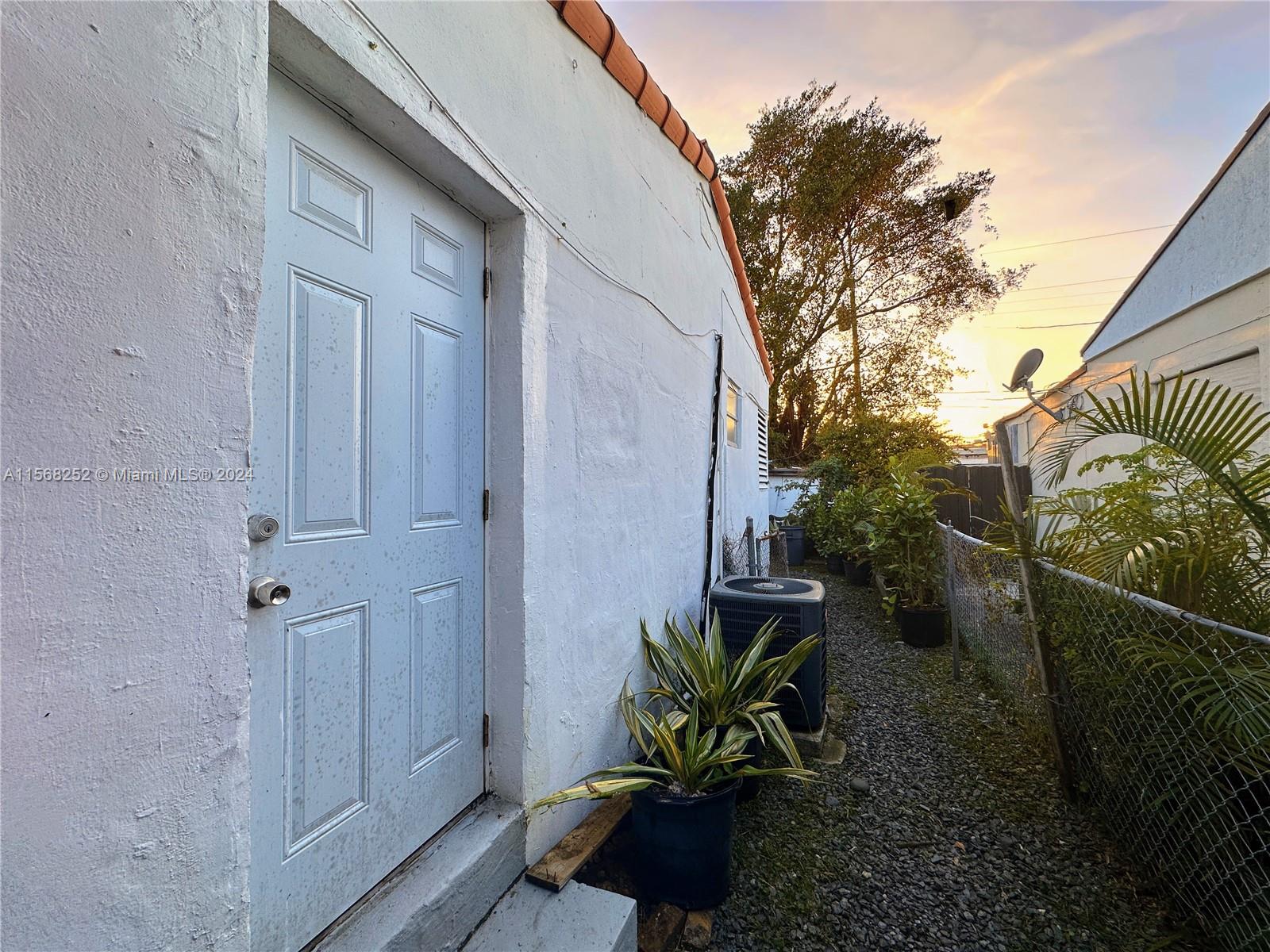 810 NW 17th Ct, Miami, Florida 33125, 4 Bedrooms Bedrooms, ,2 BathroomsBathrooms,Residential,For Sale,810 NW 17th Ct,A11568252