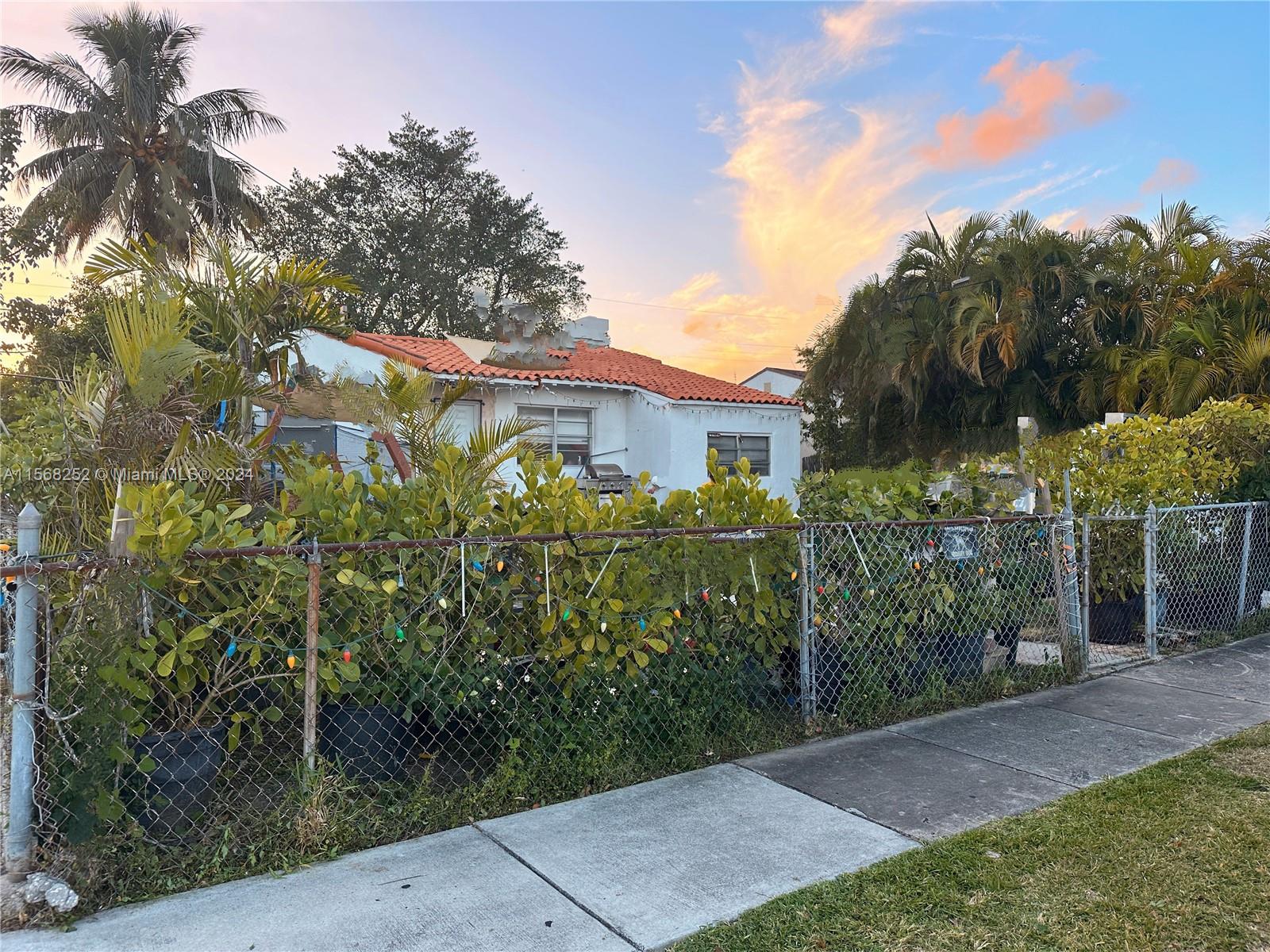 810 NW 17th Ct, Miami, Florida 33125, 4 Bedrooms Bedrooms, ,2 BathroomsBathrooms,Residential,For Sale,810 NW 17th Ct,A11568252