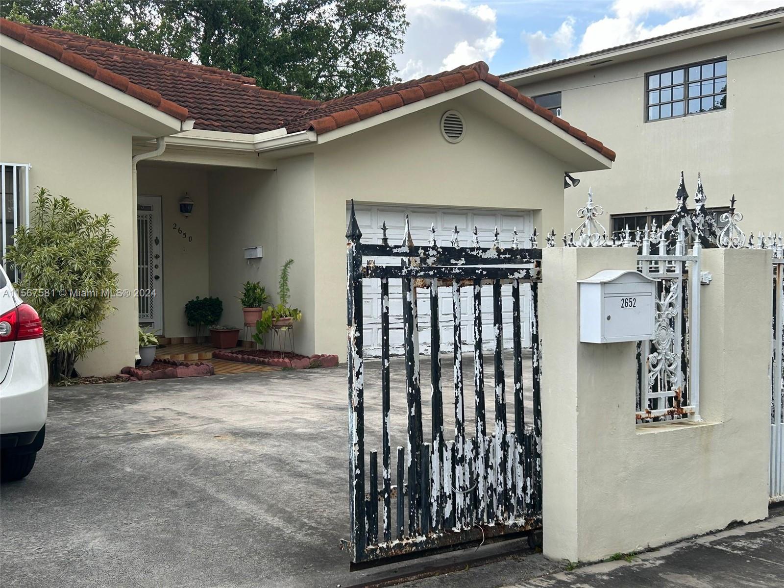 2650 SW 34th Ave  For Sale A11567581, FL