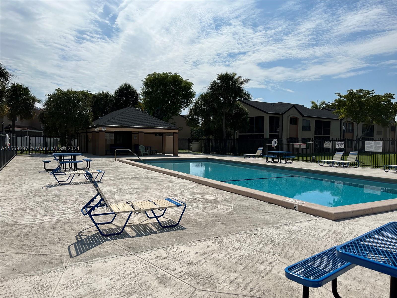 8211 NW 191st St 3-E, Hialeah, Florida 33015, 2 Bedrooms Bedrooms, ,2 BathroomsBathrooms,Residentiallease,For Rent,8211 NW 191st St 3-E,A11568287