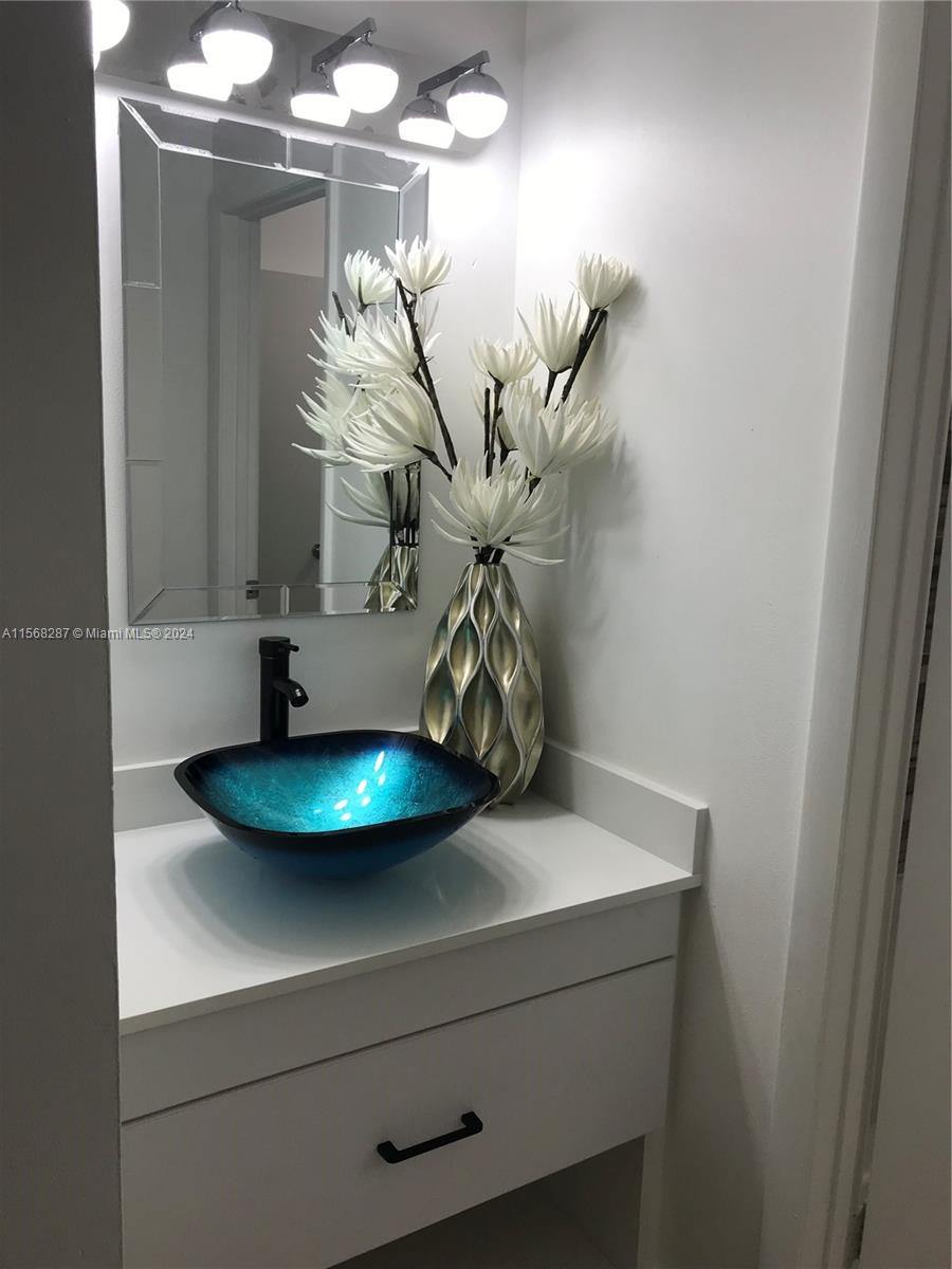 8211 NW 191st St 3-E, Hialeah, Florida 33015, 2 Bedrooms Bedrooms, ,2 BathroomsBathrooms,Residentiallease,For Rent,8211 NW 191st St 3-E,A11568287