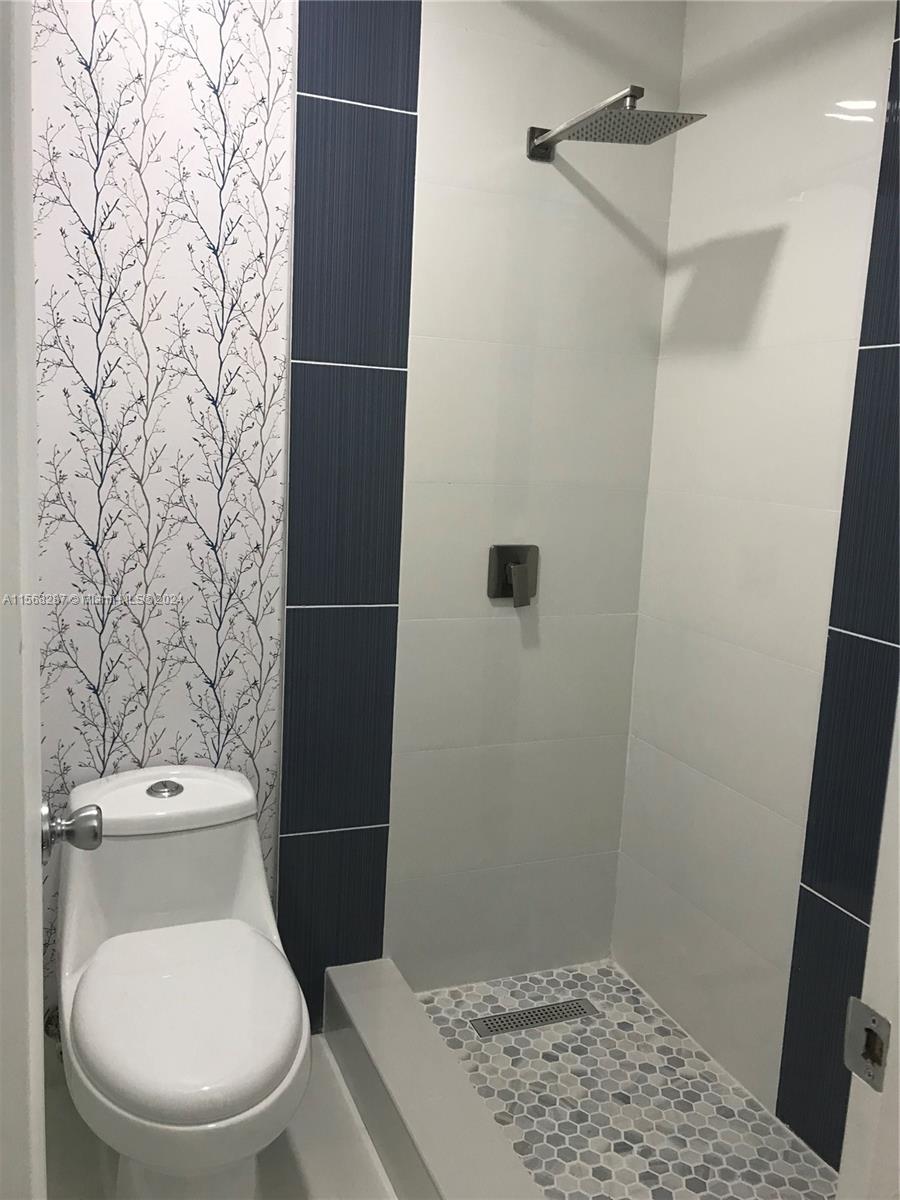 8211 NW 191st St 3-E, Hialeah, Florida 33015, 2 Bedrooms Bedrooms, ,2 BathroomsBathrooms,Residentiallease,For Rent,8211 NW 191st St 3-E,A11568287