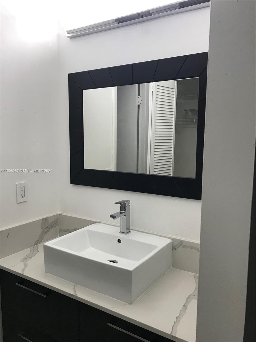 8211 NW 191st St 3-E, Hialeah, Florida 33015, 2 Bedrooms Bedrooms, ,2 BathroomsBathrooms,Residentiallease,For Rent,8211 NW 191st St 3-E,A11568287