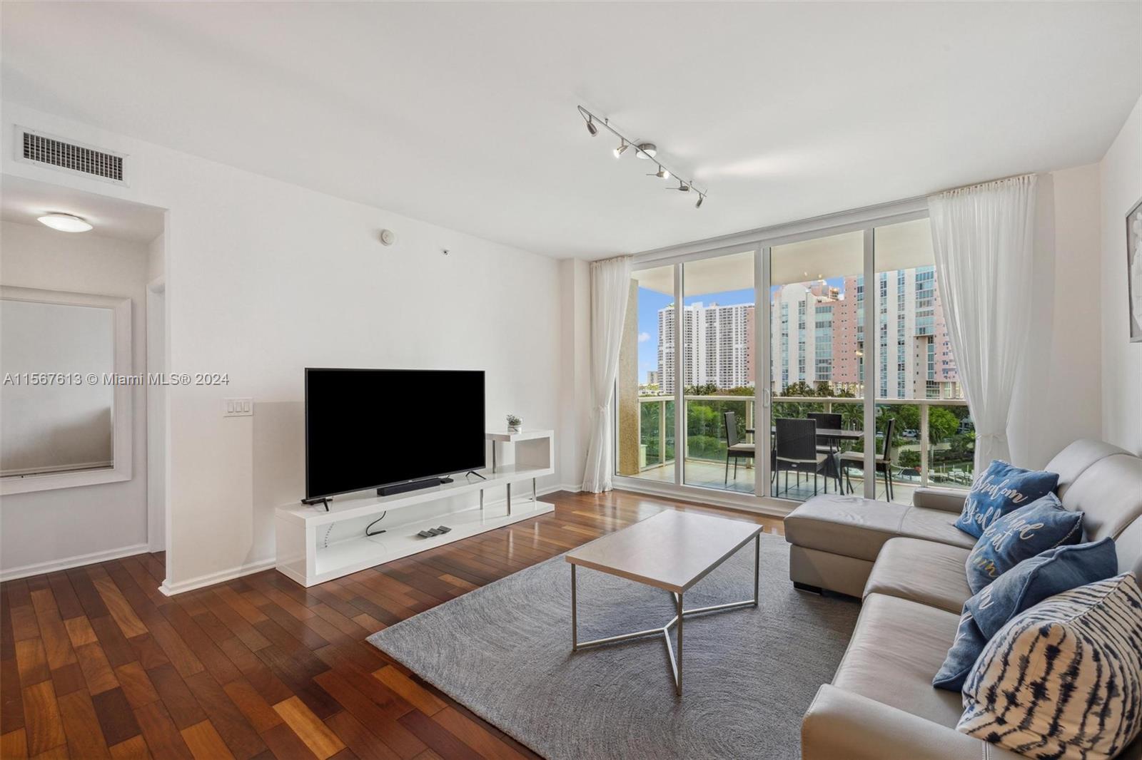 3340 NE 190th St 705, Aventura, Florida 33180, 3 Bedrooms Bedrooms, ,3 BathroomsBathrooms,Residential,For Sale,3340 NE 190th St 705,A11567613