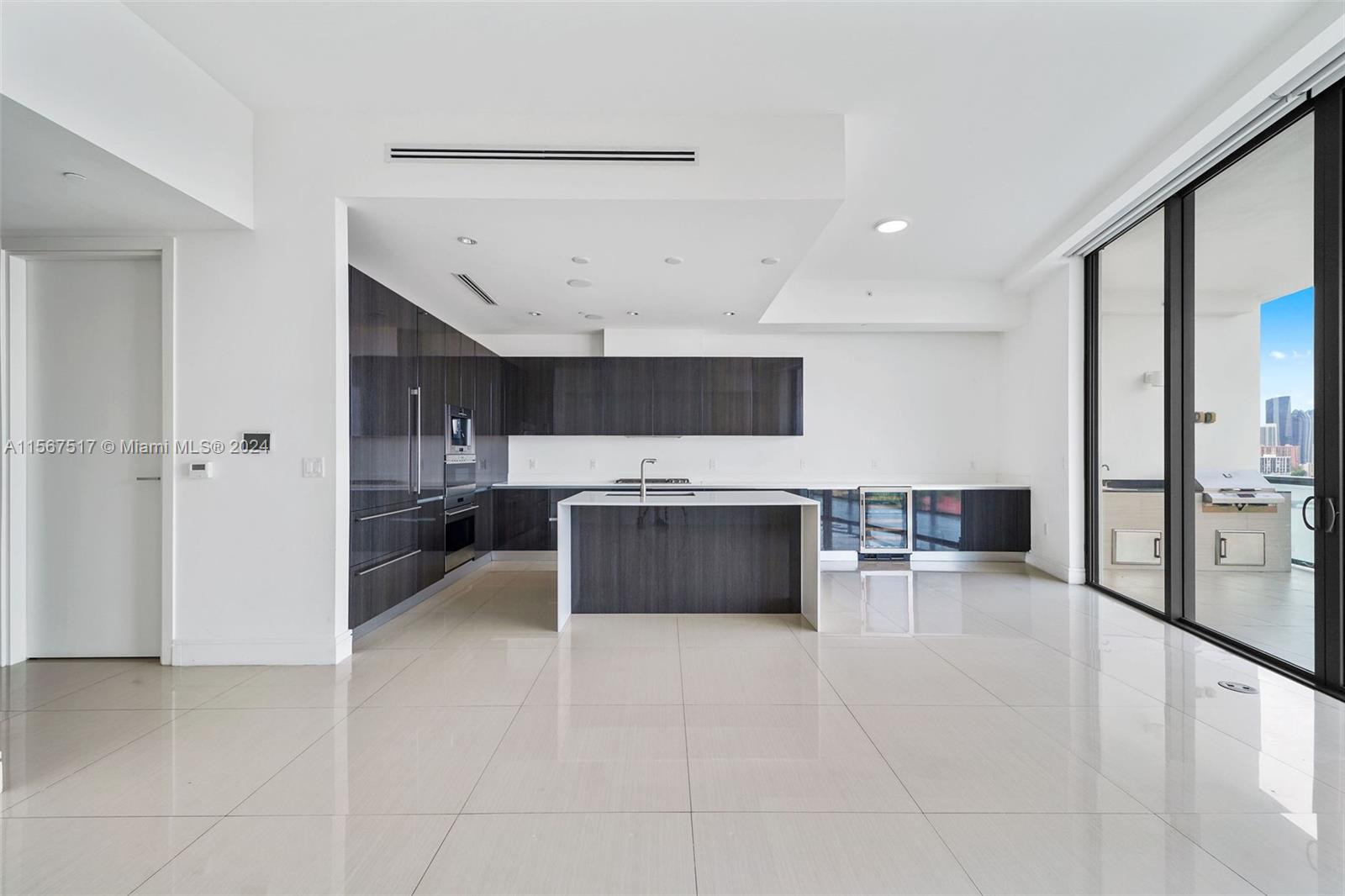 3250 NE 188th St LPH07, Aventura, Florida 33180, 3 Bedrooms Bedrooms, ,4 BathroomsBathrooms,Residentiallease,For Rent,3250 NE 188th St LPH07,A11567517