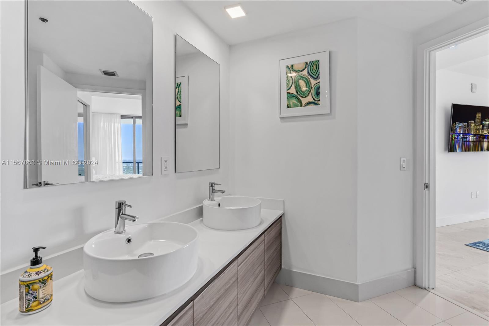 121 NE 34th St 3116, Miami, Florida 33137, 2 Bedrooms Bedrooms, ,2 BathroomsBathrooms,Residentiallease,For Rent,121 NE 34th St 3116,A11567853