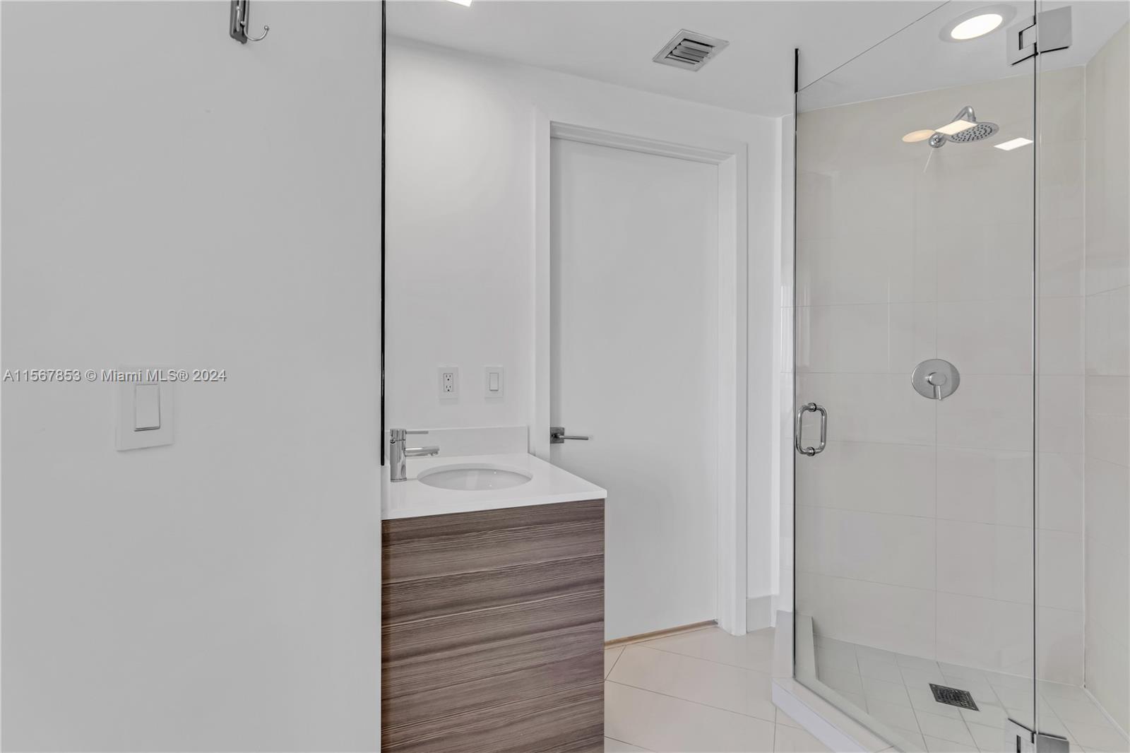 121 NE 34th St 3116, Miami, Florida 33137, 2 Bedrooms Bedrooms, ,2 BathroomsBathrooms,Residentiallease,For Rent,121 NE 34th St 3116,A11567853