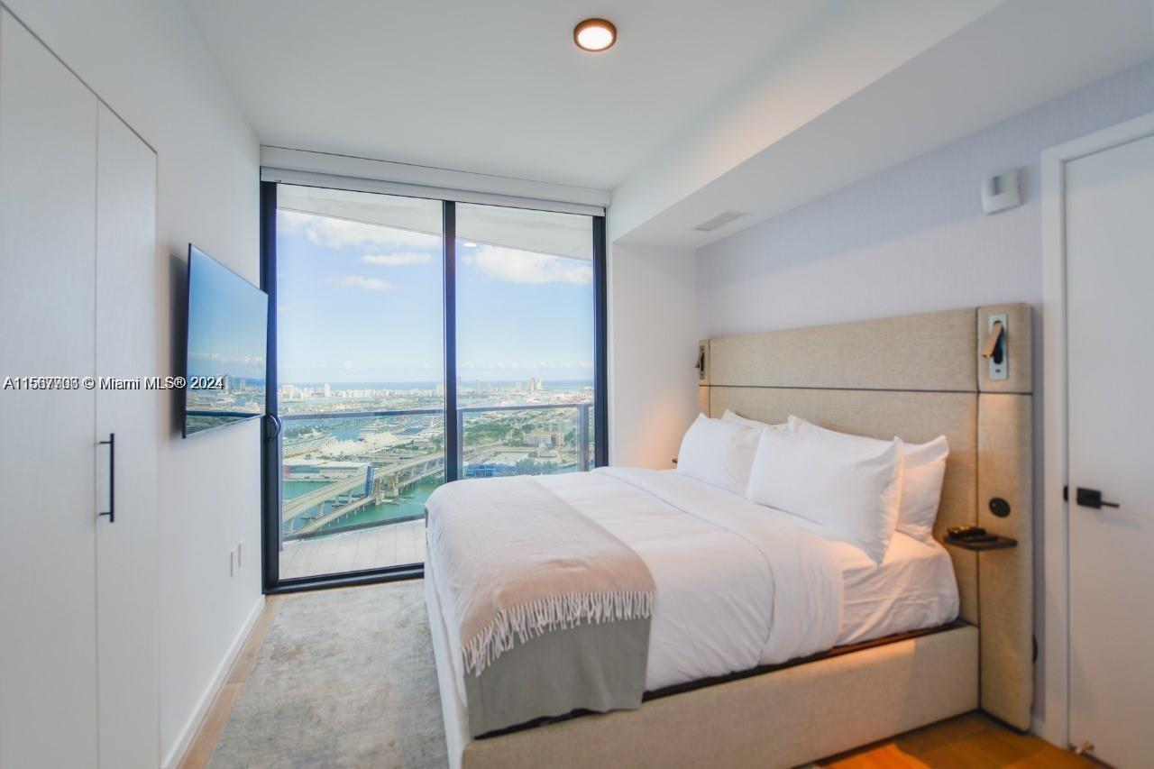 398 NE 5th St 4210, Miami, Florida 33132, 1 Bedroom Bedrooms, ,1 BathroomBathrooms,Residentiallease,For Rent,398 NE 5th St 4210,A11567903