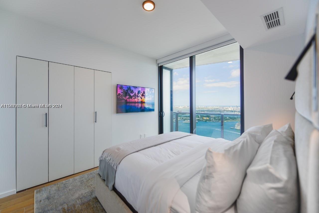 398 NE 5th St 4210, Miami, Florida 33132, 1 Bedroom Bedrooms, ,1 BathroomBathrooms,Residentiallease,For Rent,398 NE 5th St 4210,A11567903