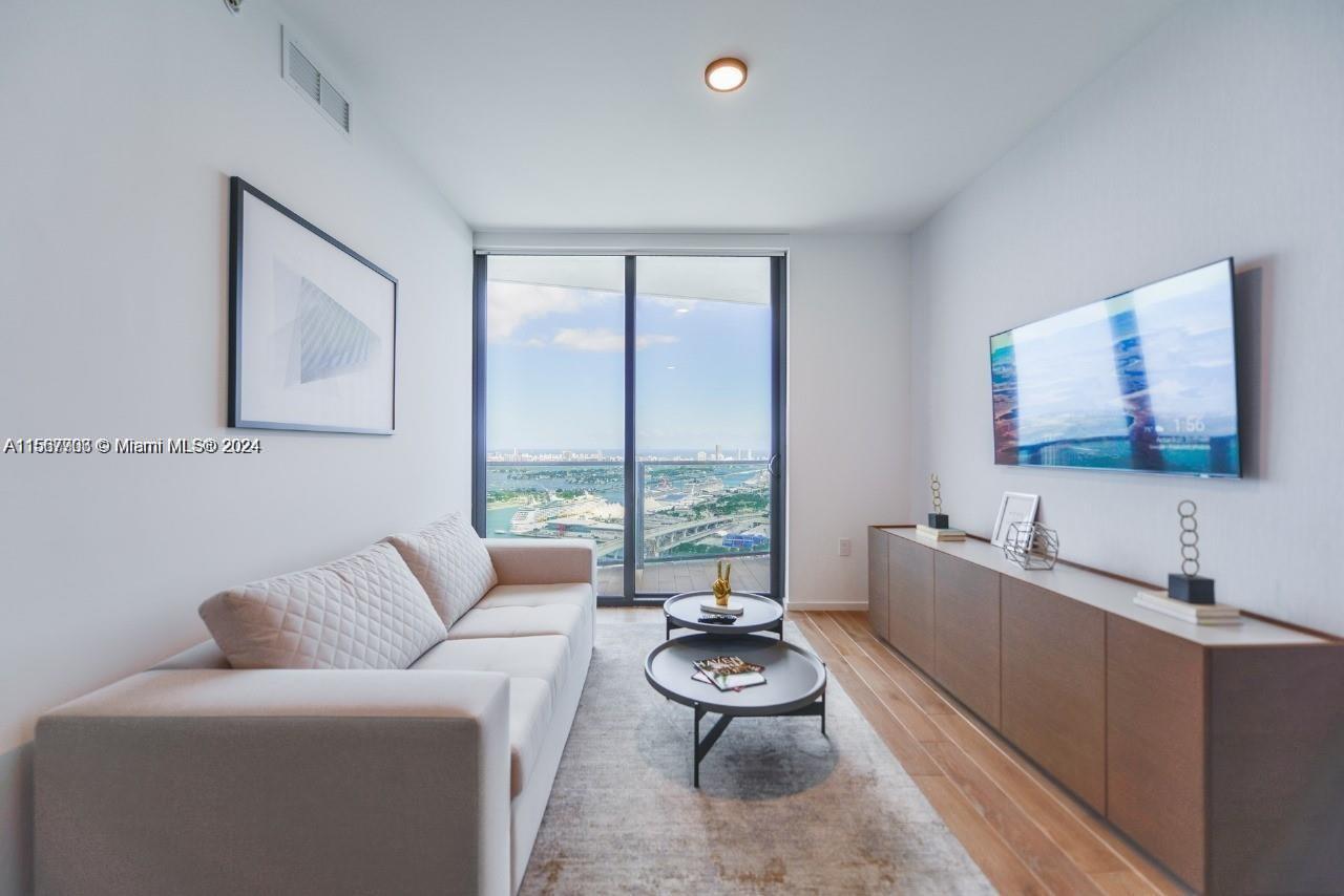 398 NE 5th St 4210, Miami, Florida 33132, 1 Bedroom Bedrooms, ,1 BathroomBathrooms,Residentiallease,For Rent,398 NE 5th St 4210,A11567903