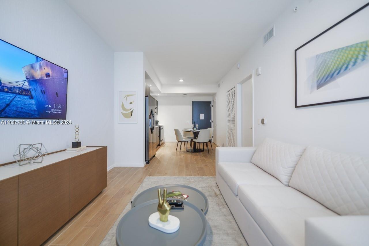398 NE 5th St 4210, Miami, Florida 33132, 1 Bedroom Bedrooms, ,1 BathroomBathrooms,Residentiallease,For Rent,398 NE 5th St 4210,A11567903
