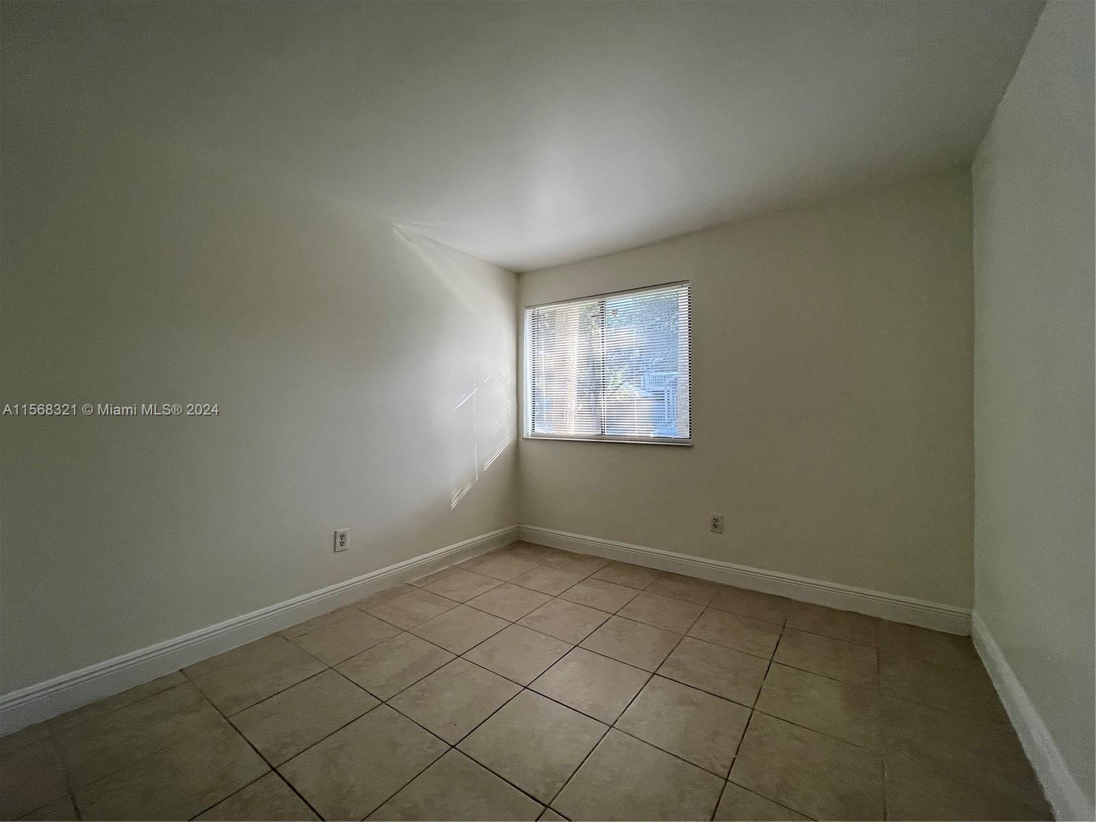 1818 Racquet Ct, North Lauderdale, Florida 33068, 3 Bedrooms Bedrooms, ,2 BathroomsBathrooms,Residentiallease,For Rent,1818 Racquet Ct,A11568321
