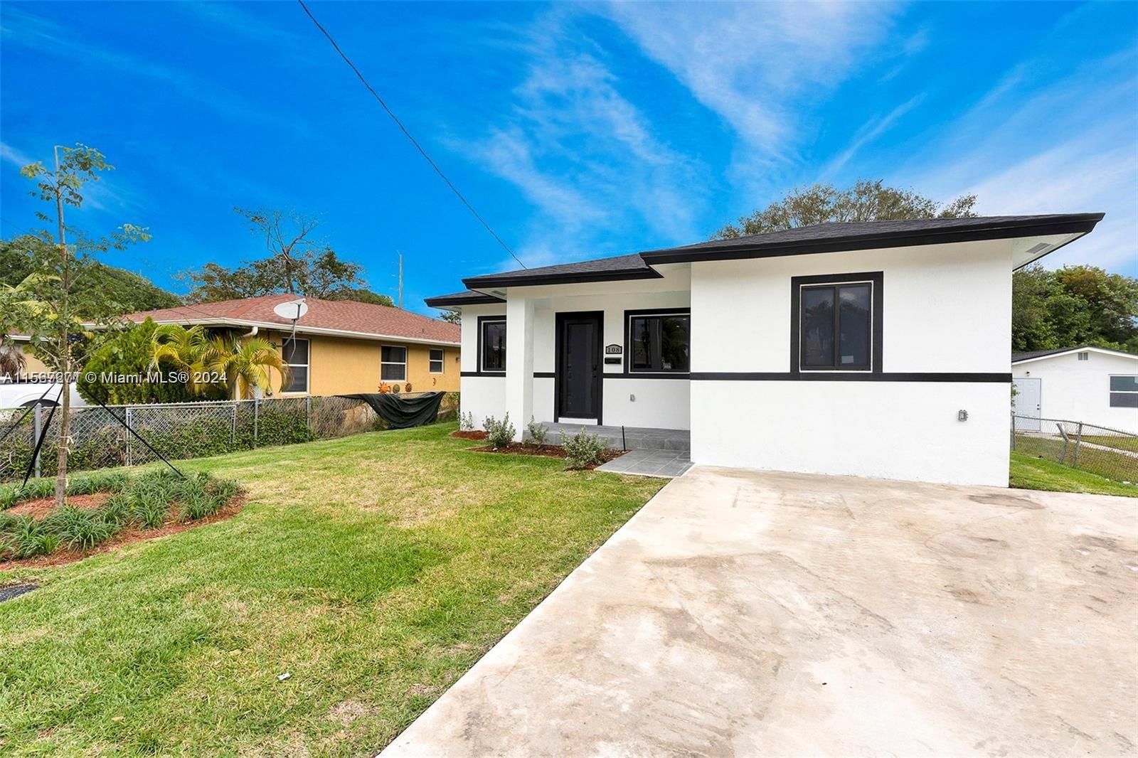 108 NW 1st Ave 1-2, Hallandale Beach, Florida 33009, 4 Bedrooms Bedrooms, ,3 BathroomsBathrooms,Residentiallease,For Rent,108 NW 1st Ave 1-2,A11567271
