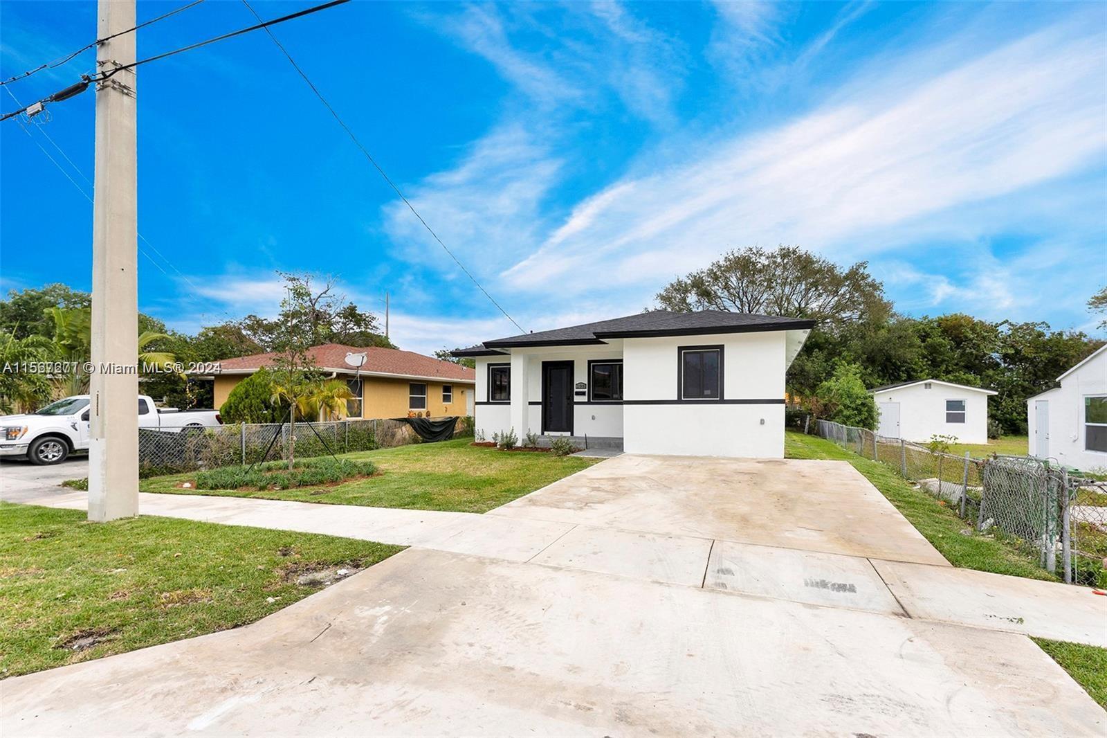 108 NW 1st Ave 1-2, Hallandale Beach, Florida 33009, 4 Bedrooms Bedrooms, ,3 BathroomsBathrooms,Residentiallease,For Rent,108 NW 1st Ave 1-2,A11567271