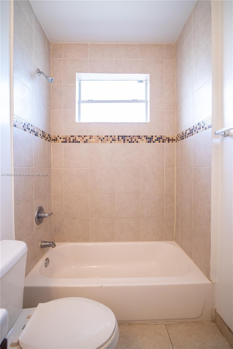 5416 NE 1st Ct 6, Miami, Florida 33137, 2 Bedrooms Bedrooms, ,1 BathroomBathrooms,Residentiallease,For Rent,5416 NE 1st Ct 6,A11568362