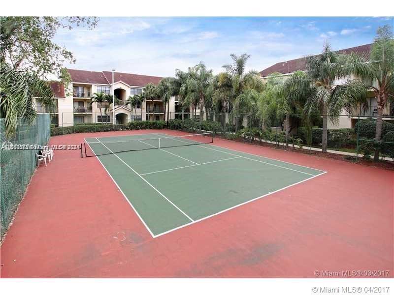 560 S Park Rd 25-7, Hollywood, Florida 33021, 2 Bedrooms Bedrooms, ,2 BathroomsBathrooms,Residentiallease,For Rent,560 S Park Rd 25-7,A11568373