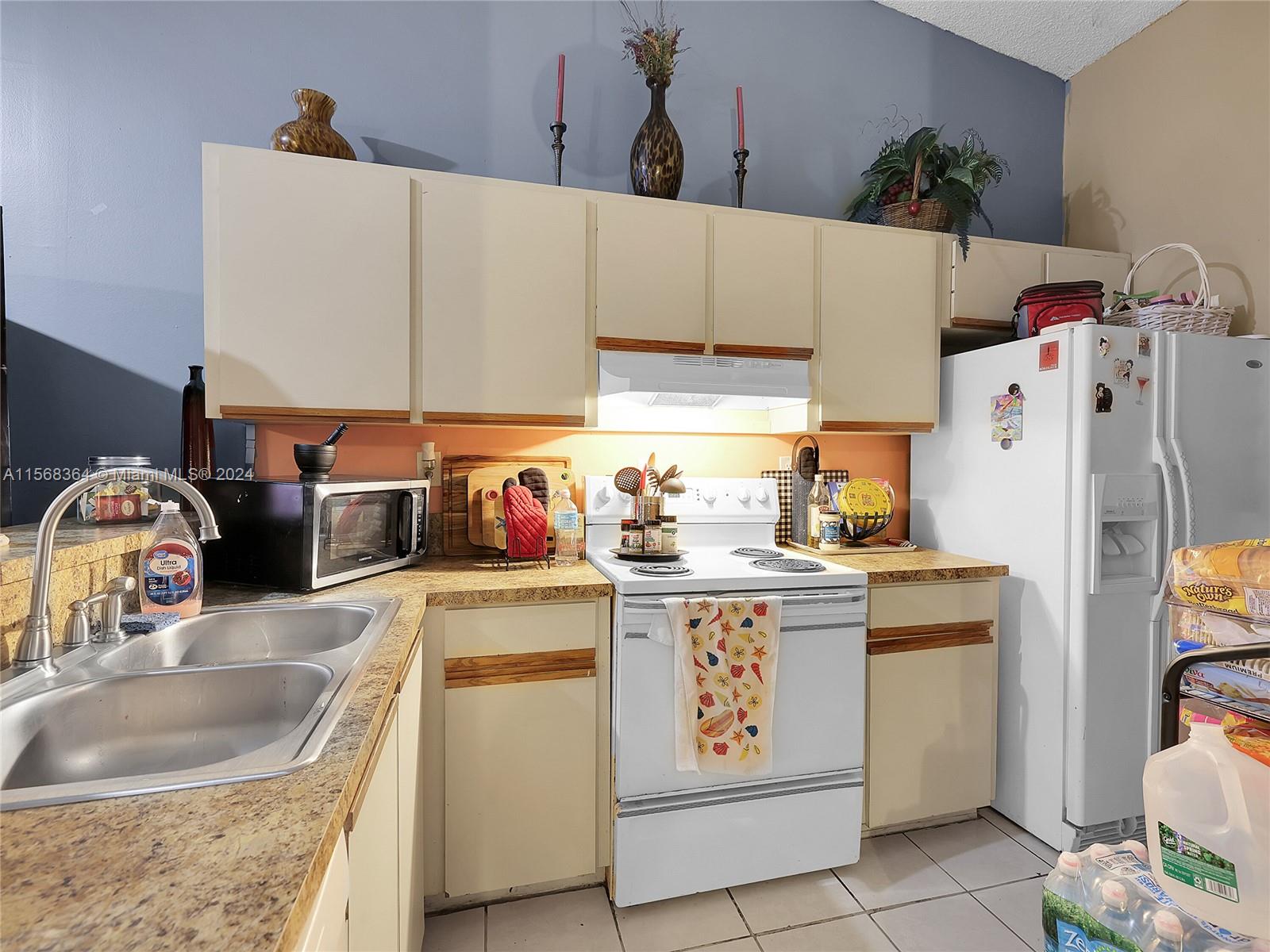 6773 NW 186th Ter 6773, Hialeah, Florida 33015, 2 Bedrooms Bedrooms, ,2 BathroomsBathrooms,Residential,For Sale,6773 NW 186th Ter 6773,A11568364