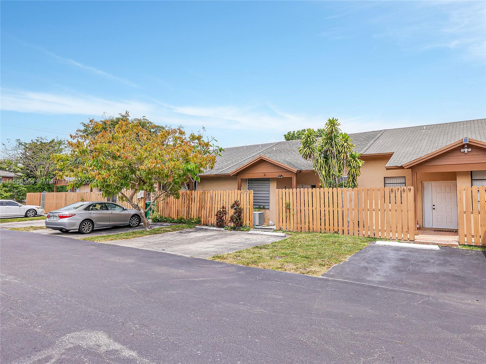 6773 NW 186th Ter 6773, Hialeah, Florida 33015, 2 Bedrooms Bedrooms, ,2 BathroomsBathrooms,Residential,For Sale,6773 NW 186th Ter 6773,A11568364
