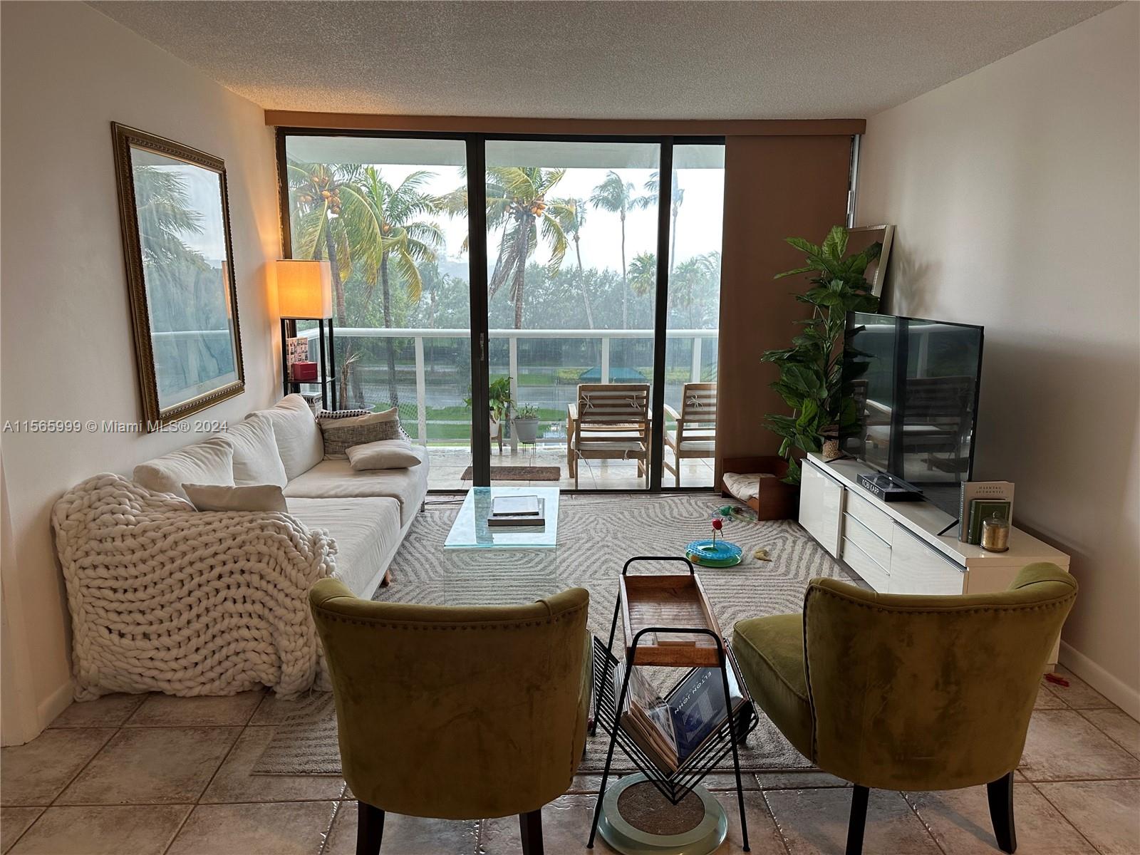 3675 N Country Club Dr 308, Aventura, Florida 33180, 2 Bedrooms Bedrooms, ,2 BathroomsBathrooms,Residentiallease,For Rent,3675 N Country Club Dr 308,A11565999