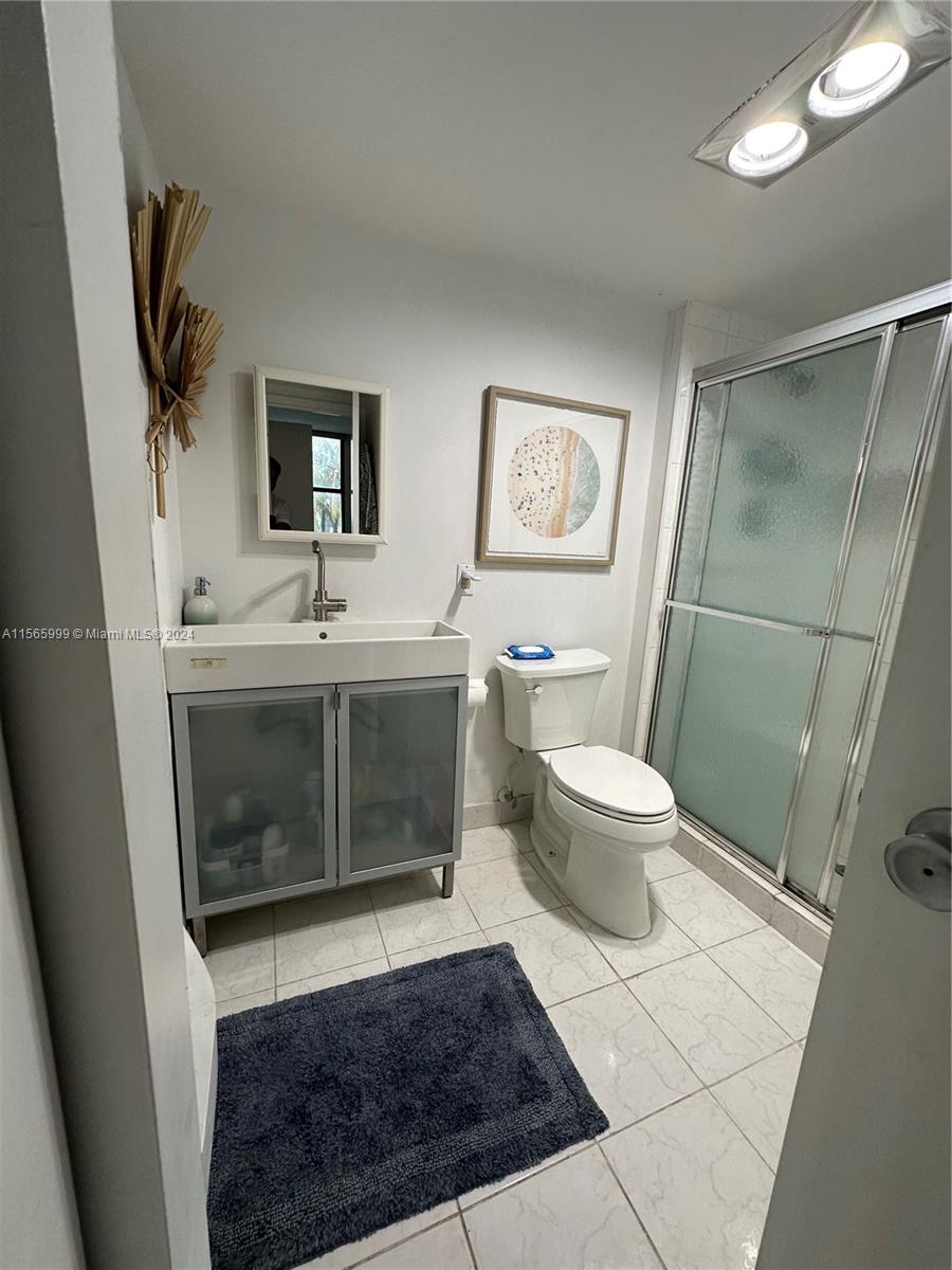3675 N Country Club Dr 308, Aventura, Florida 33180, 2 Bedrooms Bedrooms, ,2 BathroomsBathrooms,Residentiallease,For Rent,3675 N Country Club Dr 308,A11565999