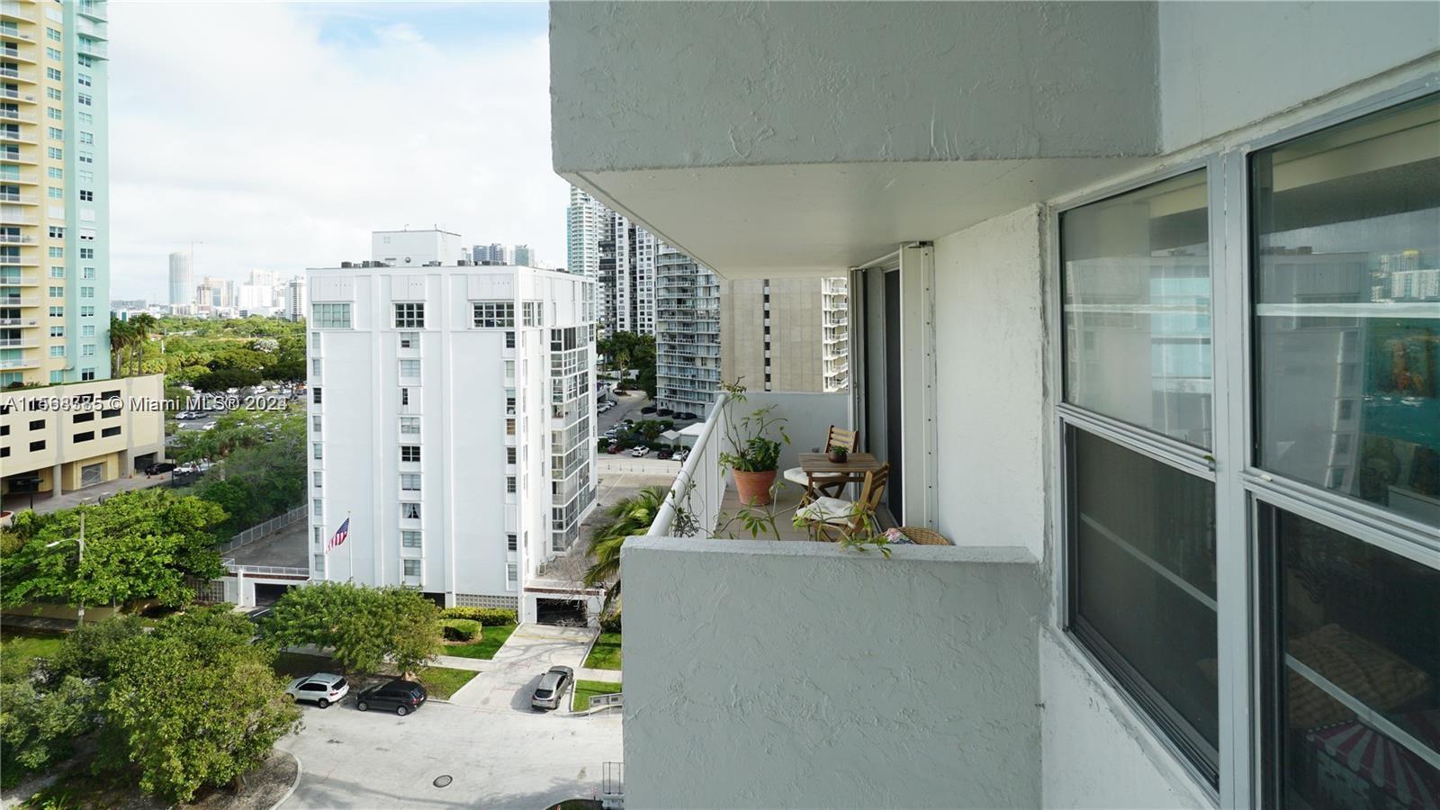 150 SE 25th Rd 11F, Miami, Florida 33129, 2 Bedrooms Bedrooms, ,2 BathroomsBathrooms,Residentiallease,For Rent,150 SE 25th Rd 11F,A11568385
