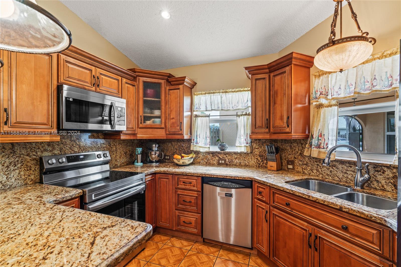 12821 SW 248th Ter, Homestead, Florida 33032, 3 Bedrooms Bedrooms, ,2 BathroomsBathrooms,Residential,For Sale,12821 SW 248th Ter,A11568206