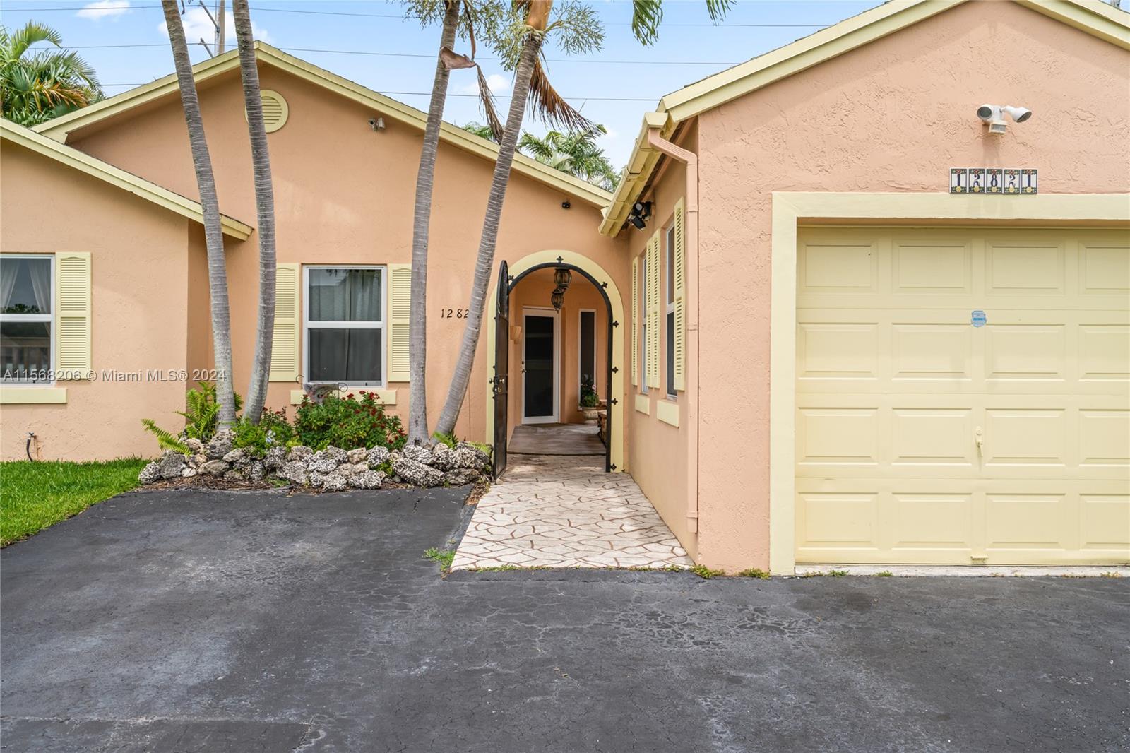 12821 SW 248th Ter, Homestead, Florida 33032, 3 Bedrooms Bedrooms, ,2 BathroomsBathrooms,Residential,For Sale,12821 SW 248th Ter,A11568206