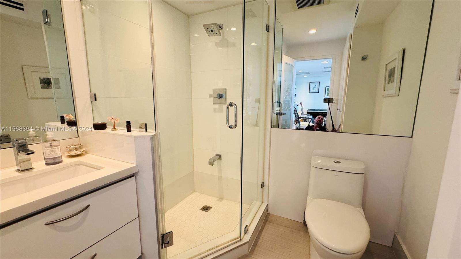 900 Bay Dr 906, Miami Beach, Florida 33141, 1 Bedroom Bedrooms, ,2 BathroomsBathrooms,Residentiallease,For Rent,900 Bay Dr 906,A11568394