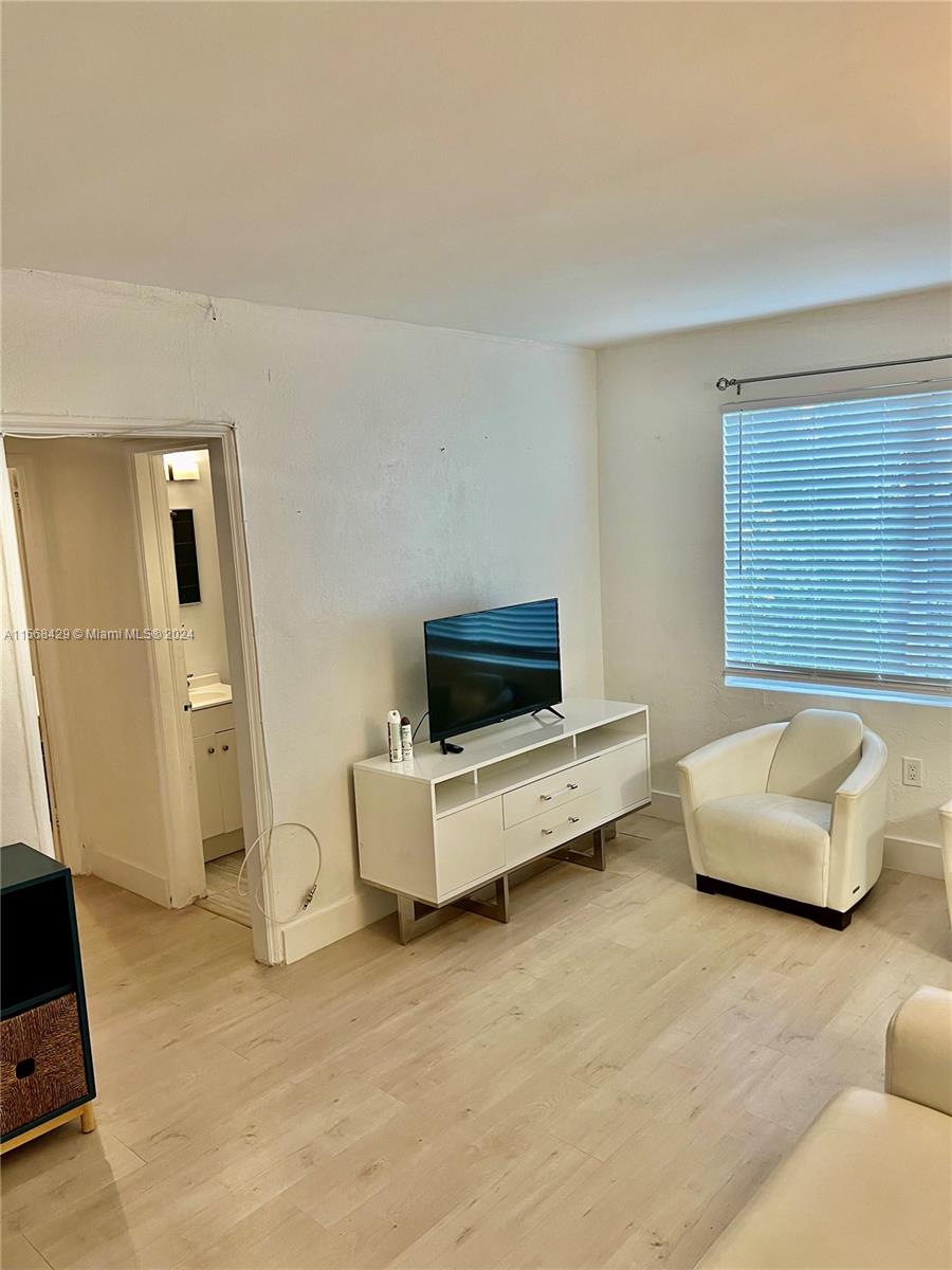 7928 Harding Ave 5, Miami Beach, Florida 33141, 1 Bedroom Bedrooms, ,1 BathroomBathrooms,Residential,For Sale,7928 Harding Ave 5,A11568429