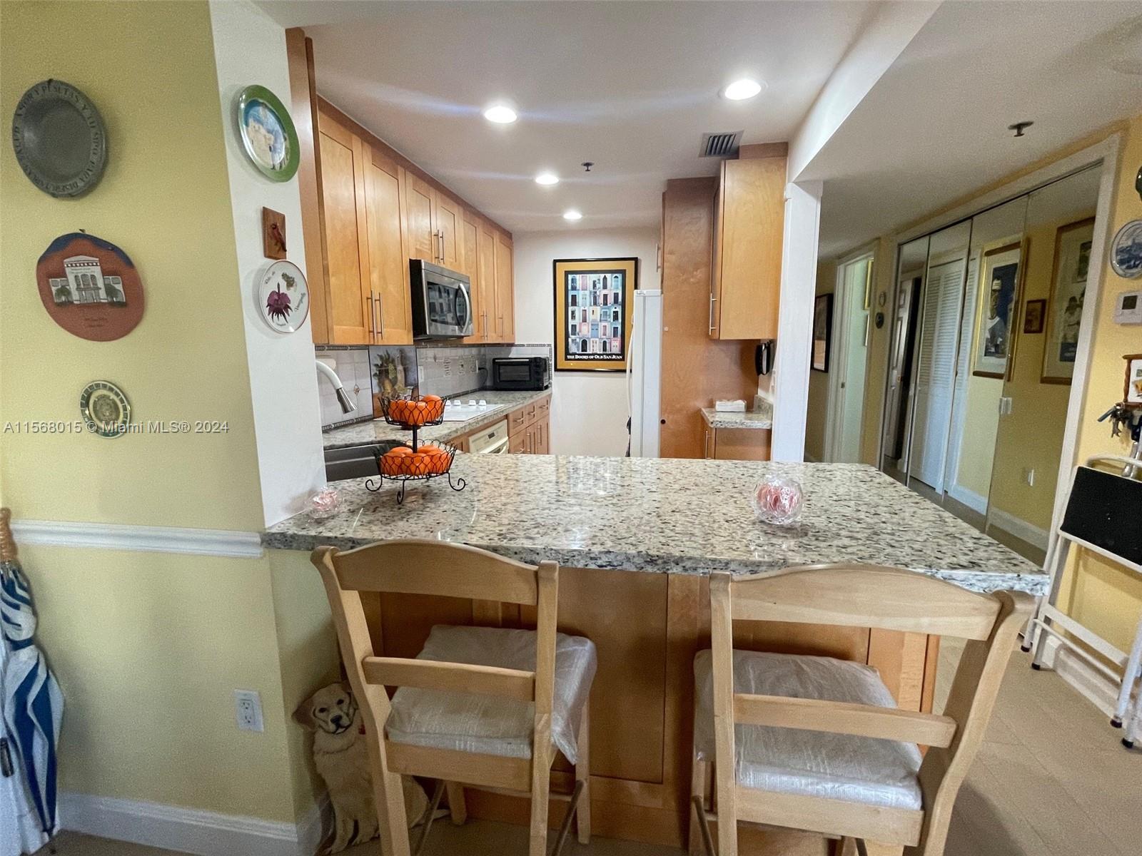 1400 Salzedo St 401, Coral Gables, Florida 33134, 2 Bedrooms Bedrooms, ,2 BathroomsBathrooms,Residential,For Sale,1400 Salzedo St 401,A11568015
