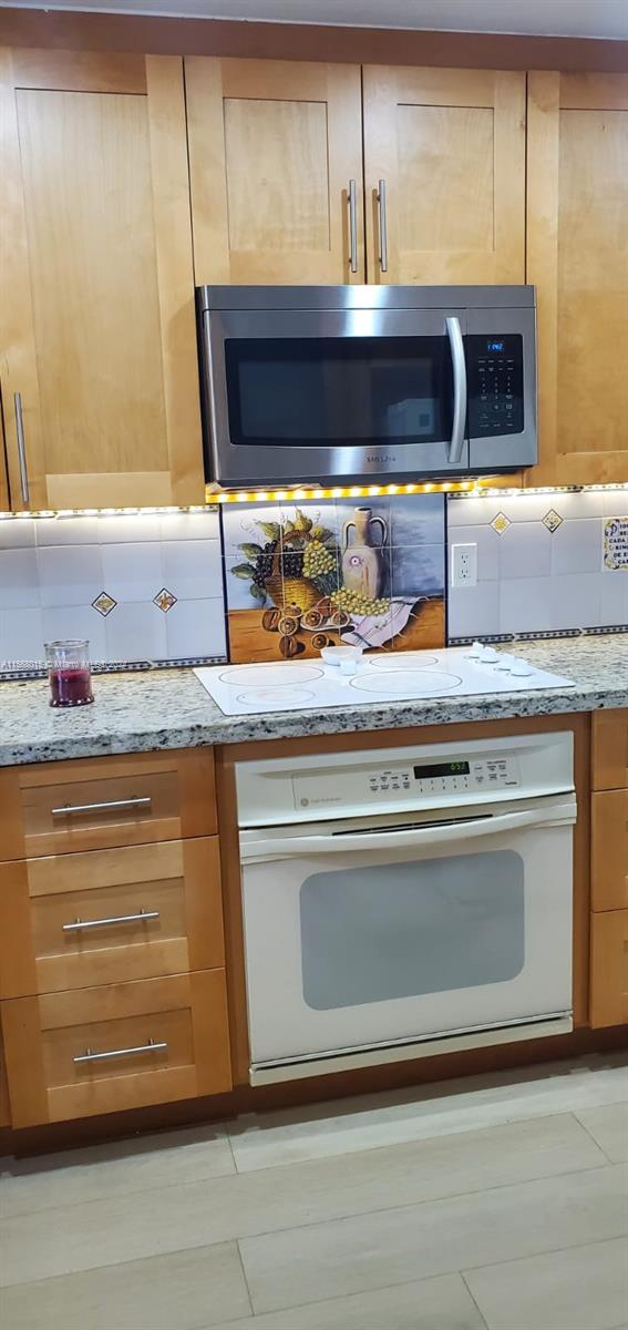 1400 Salzedo St 401, Coral Gables, Florida 33134, 2 Bedrooms Bedrooms, ,2 BathroomsBathrooms,Residential,For Sale,1400 Salzedo St 401,A11568015