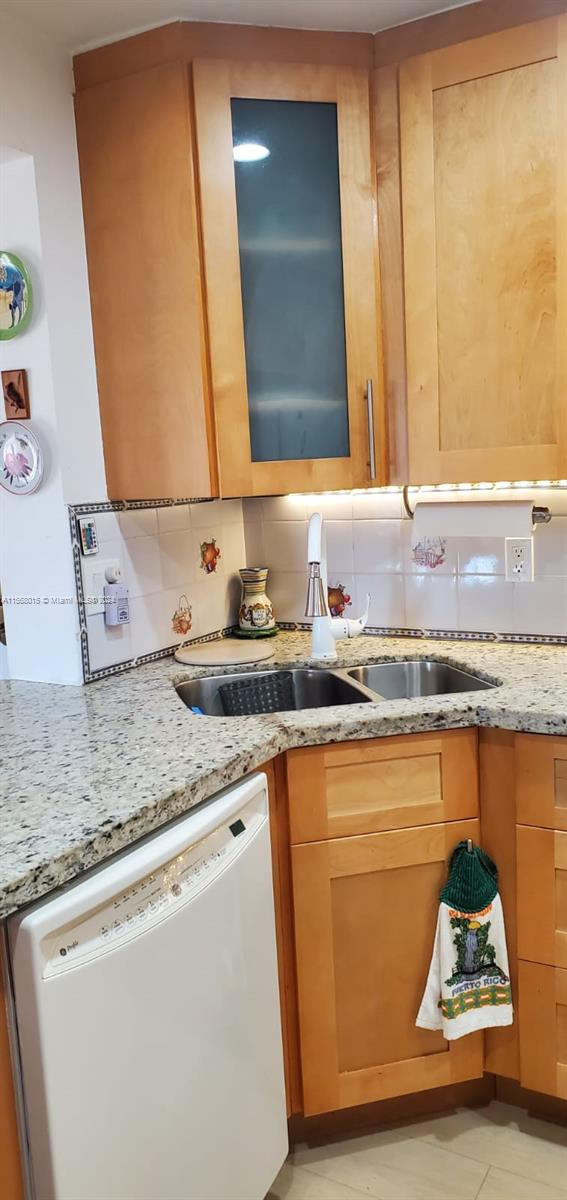 1400 Salzedo St 401, Coral Gables, Florida 33134, 2 Bedrooms Bedrooms, ,2 BathroomsBathrooms,Residential,For Sale,1400 Salzedo St 401,A11568015