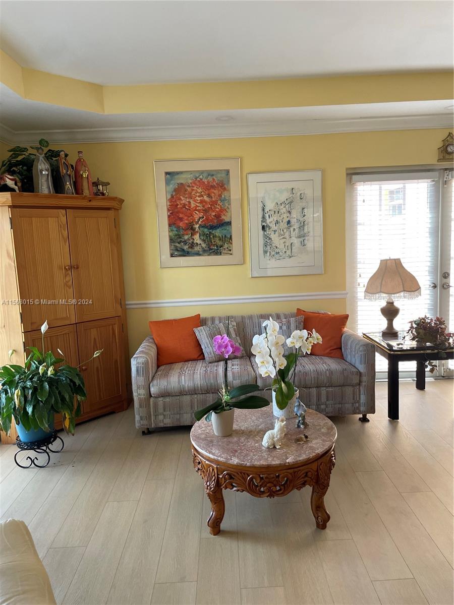 1400 Salzedo St 401, Coral Gables, Florida 33134, 2 Bedrooms Bedrooms, ,2 BathroomsBathrooms,Residential,For Sale,1400 Salzedo St 401,A11568015