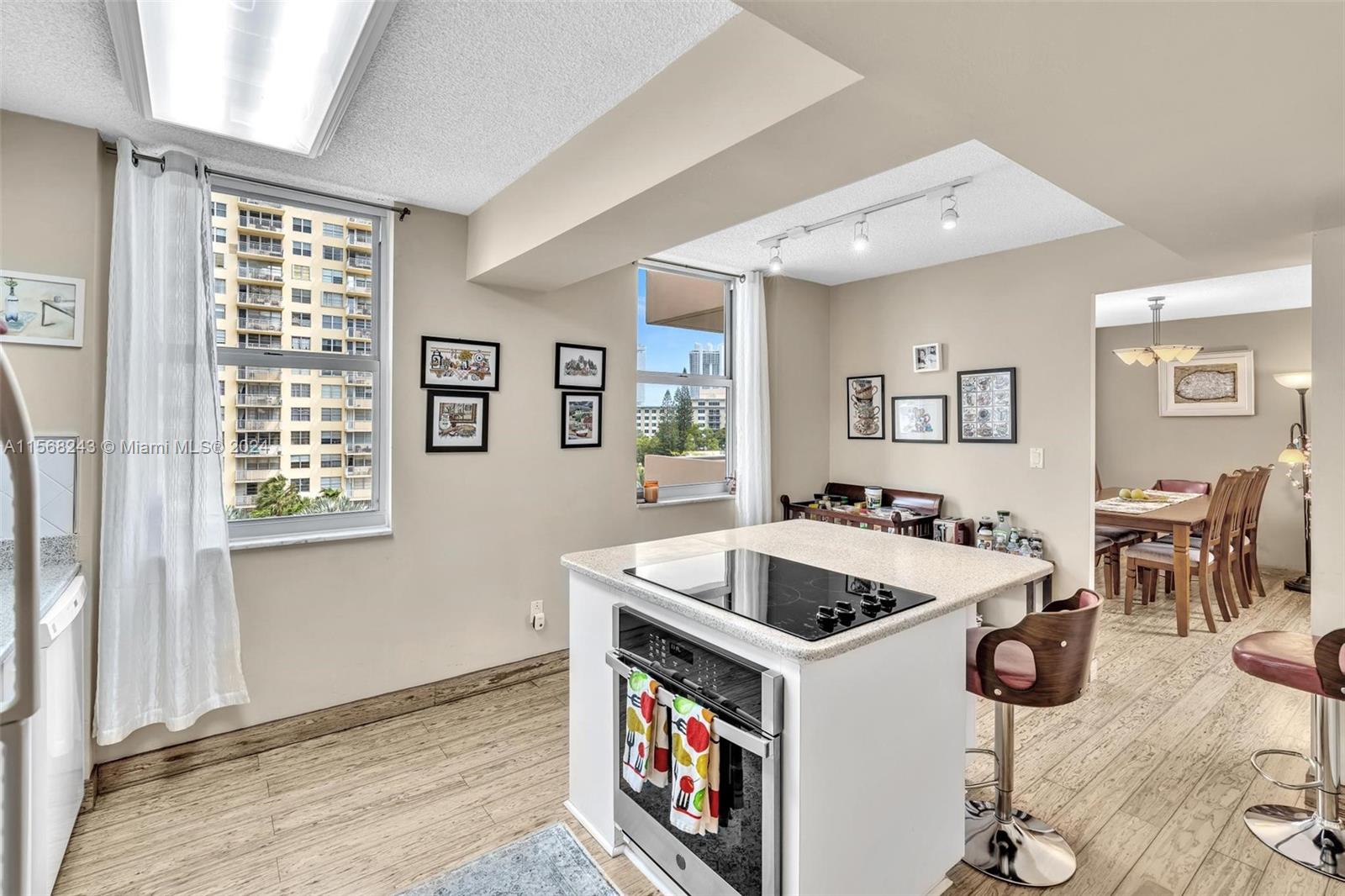 250 174th St 505, Sunny Isles Beach, Florida 33160, 2 Bedrooms Bedrooms, ,2 BathroomsBathrooms,Residential,For Sale,250 174th St 505,A11568243