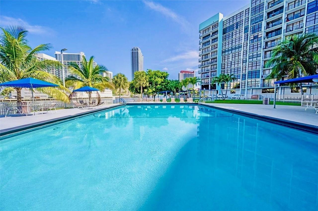 200 Leslie Dr 202, Hallandale Beach, Florida 33009, 2 Bedrooms Bedrooms, ,2 BathroomsBathrooms,Residential,For Sale,200 Leslie Dr 202,A11568384