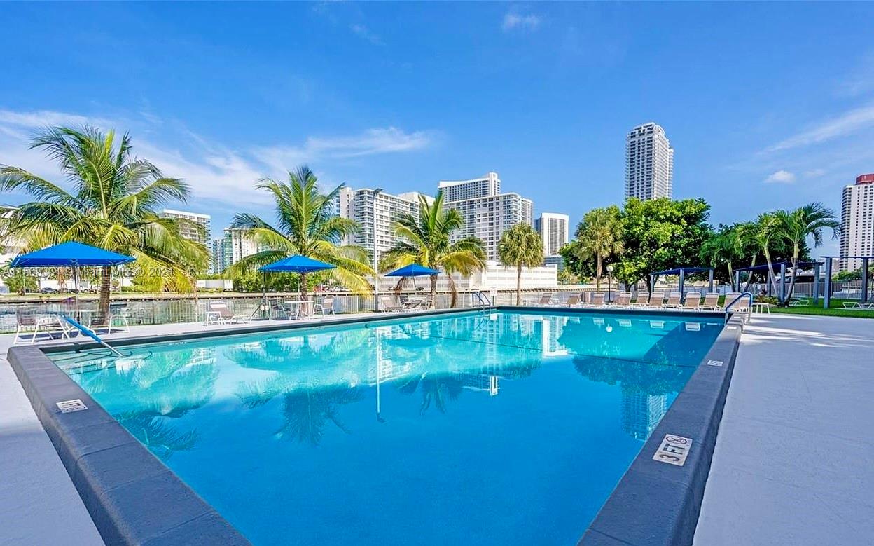 200 Leslie Dr 202, Hallandale Beach, Florida 33009, 2 Bedrooms Bedrooms, ,2 BathroomsBathrooms,Residential,For Sale,200 Leslie Dr 202,A11568384