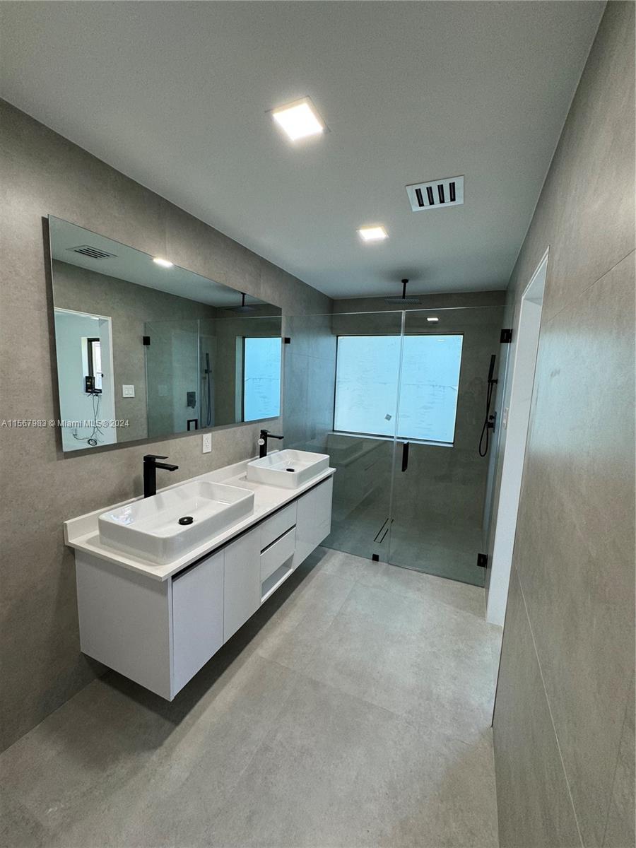 1205 Wallace St, Coral Gables, Florida 33134, 5 Bedrooms Bedrooms, ,5 BathroomsBathrooms,Residentiallease,For Rent,1205 Wallace St,A11567983