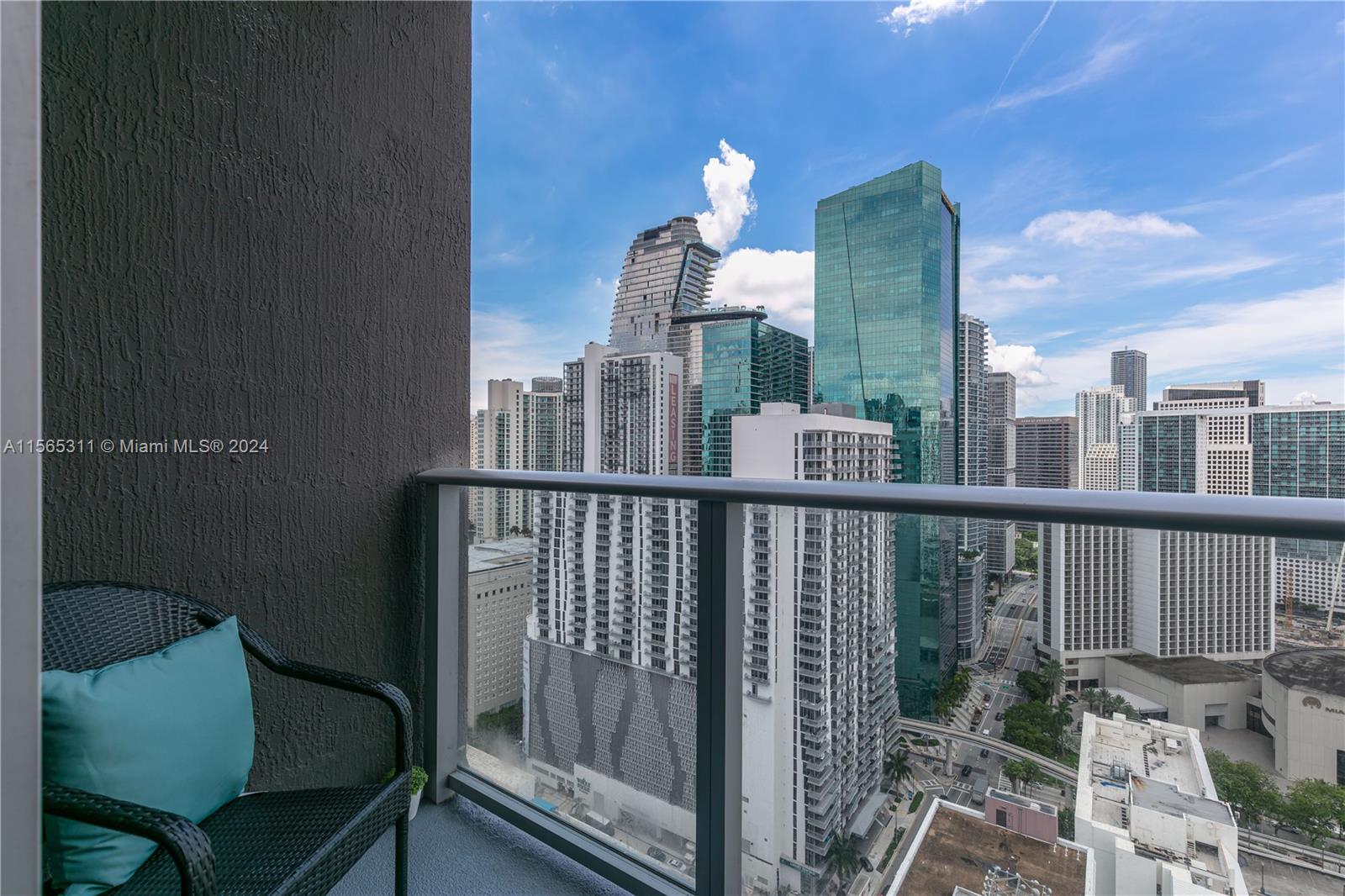 151 SE 1st St 3103, Miami, Florida 33131, 1 Bedroom Bedrooms, ,1 BathroomBathrooms,Residentiallease,For Rent,151 SE 1st St 3103,A11565311
