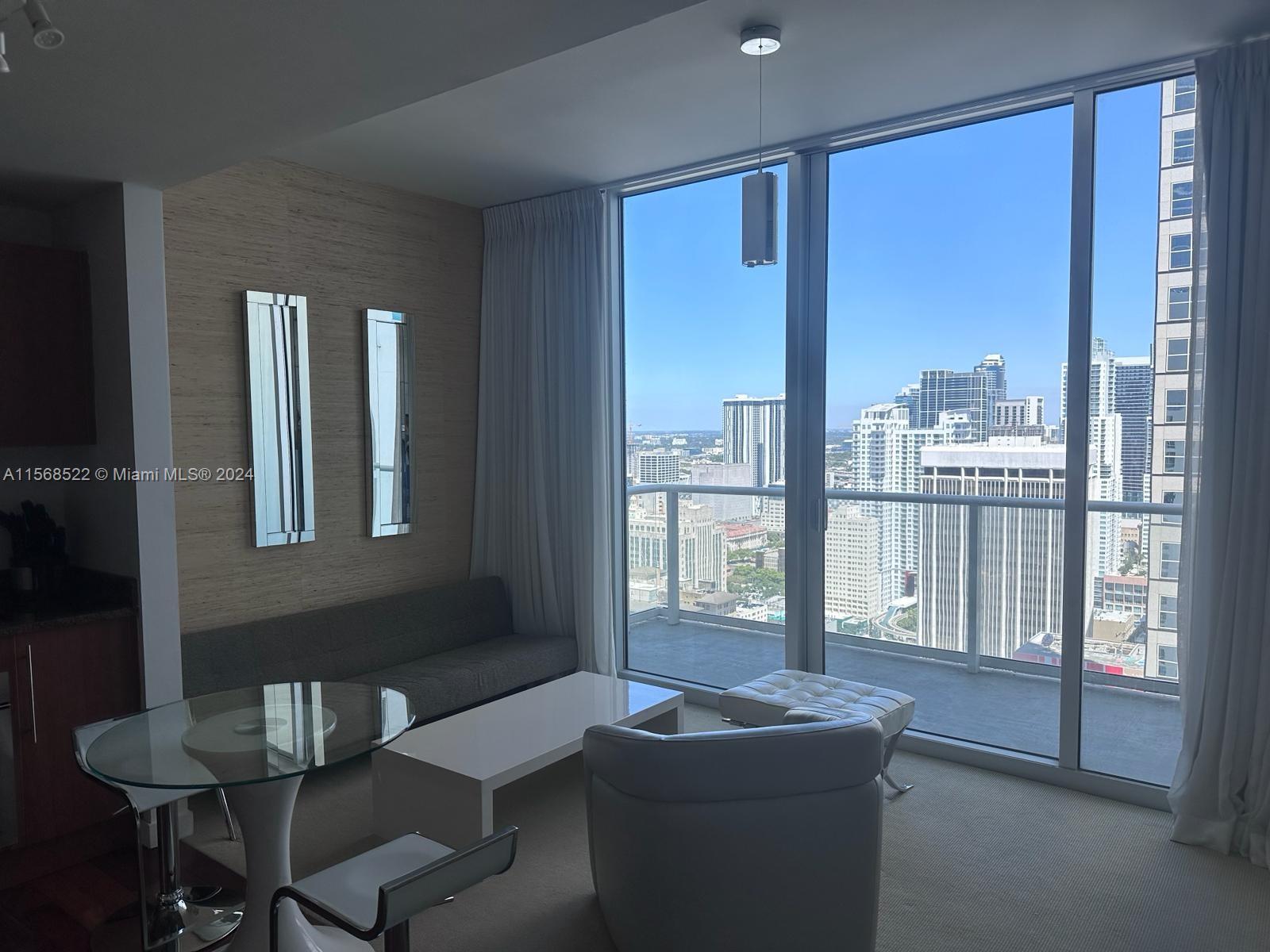 Amazing 1 bedroom, city view. Fully Furnished in the heart of Brickell/Downtown Perfect Rental Opportunity for anyone, ready to move in. Top of the line amenities. Water, Cable TV, Wifi, Parking and 24-Hour Security. Gym, Spa & Sauna, and much more available onsite.