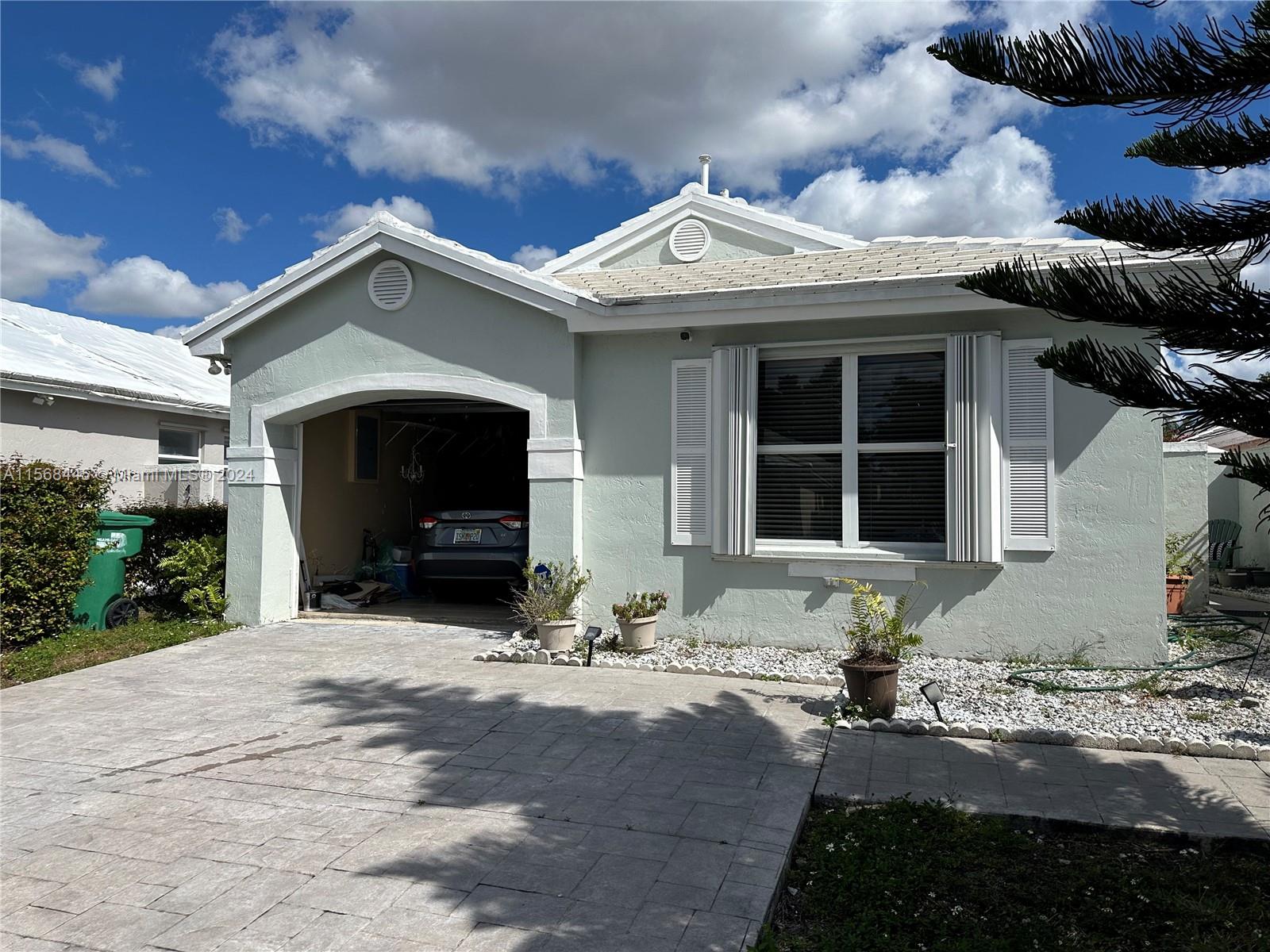 4771 SW 154th Pl, Miami, Florida 33185, 3 Bedrooms Bedrooms, ,2 BathroomsBathrooms,Residential,For Sale,4771 SW 154th Pl,A11568445