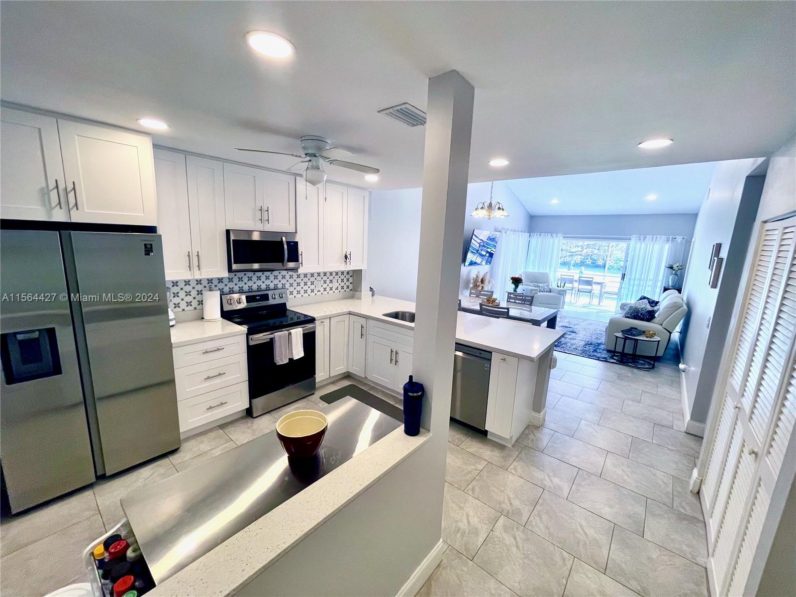 7502 NW 86th Ter 202, Tamarac, Florida 33321, 2 Bedrooms Bedrooms, 1 Room Rooms,2 BathroomsBathrooms,Residential,For Sale,7502 NW 86th Ter 202,A11564427