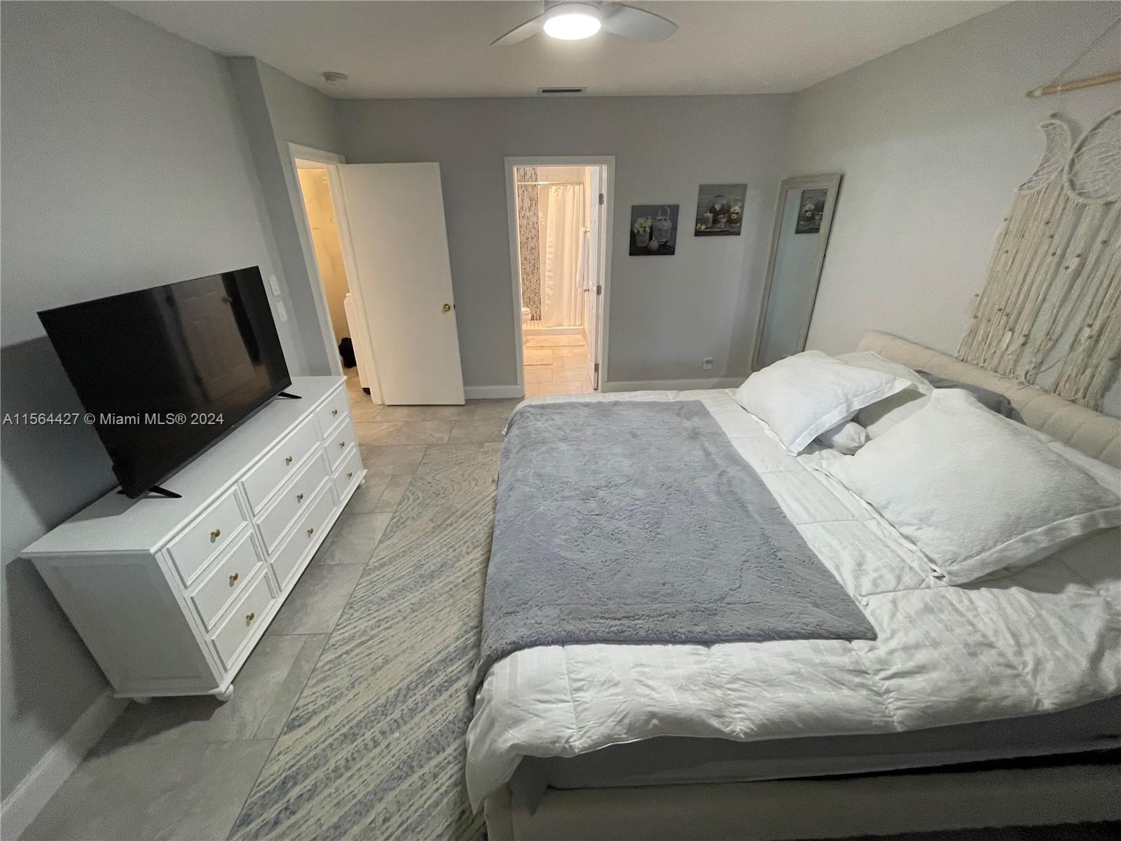 7502 NW 86th Ter 202, Tamarac, Florida 33321, 2 Bedrooms Bedrooms, 1 Room Rooms,2 BathroomsBathrooms,Residential,For Sale,7502 NW 86th Ter 202,A11564427