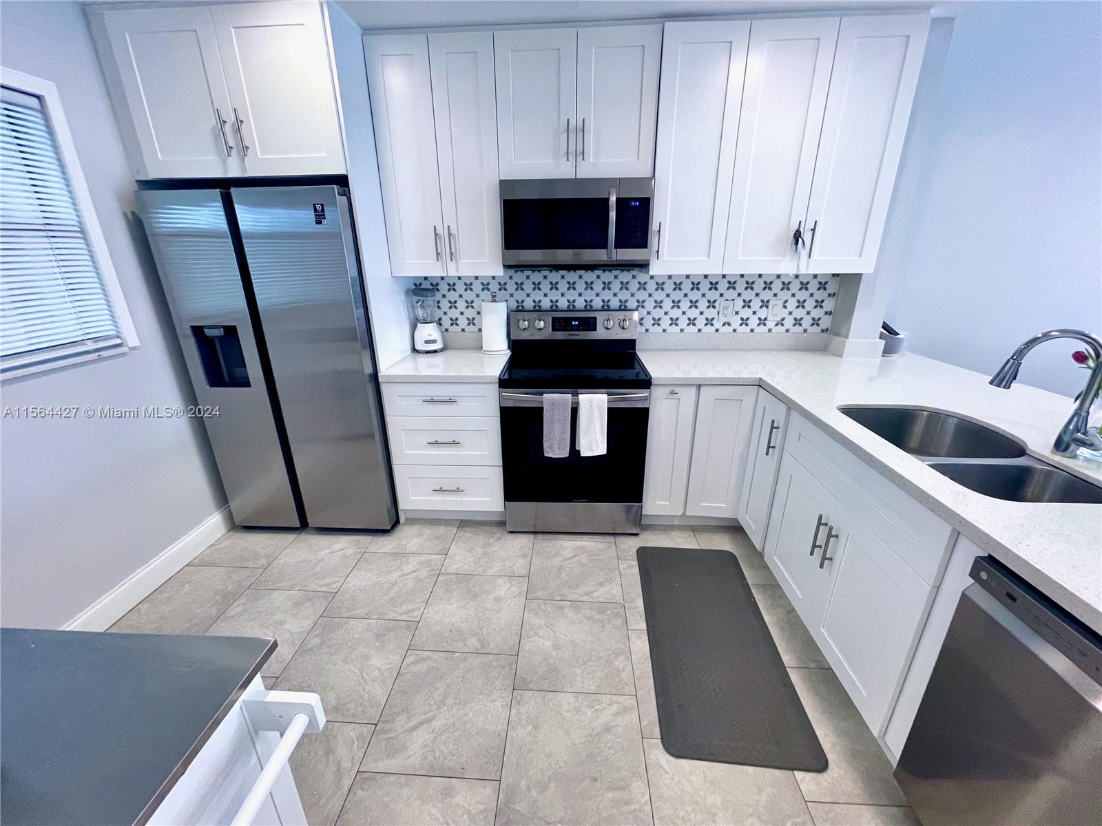 7502 NW 86th Ter 202, Tamarac, Florida 33321, 2 Bedrooms Bedrooms, 1 Room Rooms,2 BathroomsBathrooms,Residential,For Sale,7502 NW 86th Ter 202,A11564427